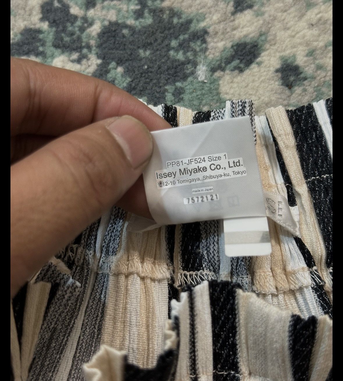 Homme Plisse Issey Miyake Pleats Please Issey Miyake Vertical Stripe Pant Size US 34 / EU 50 - 15 Thumbnail