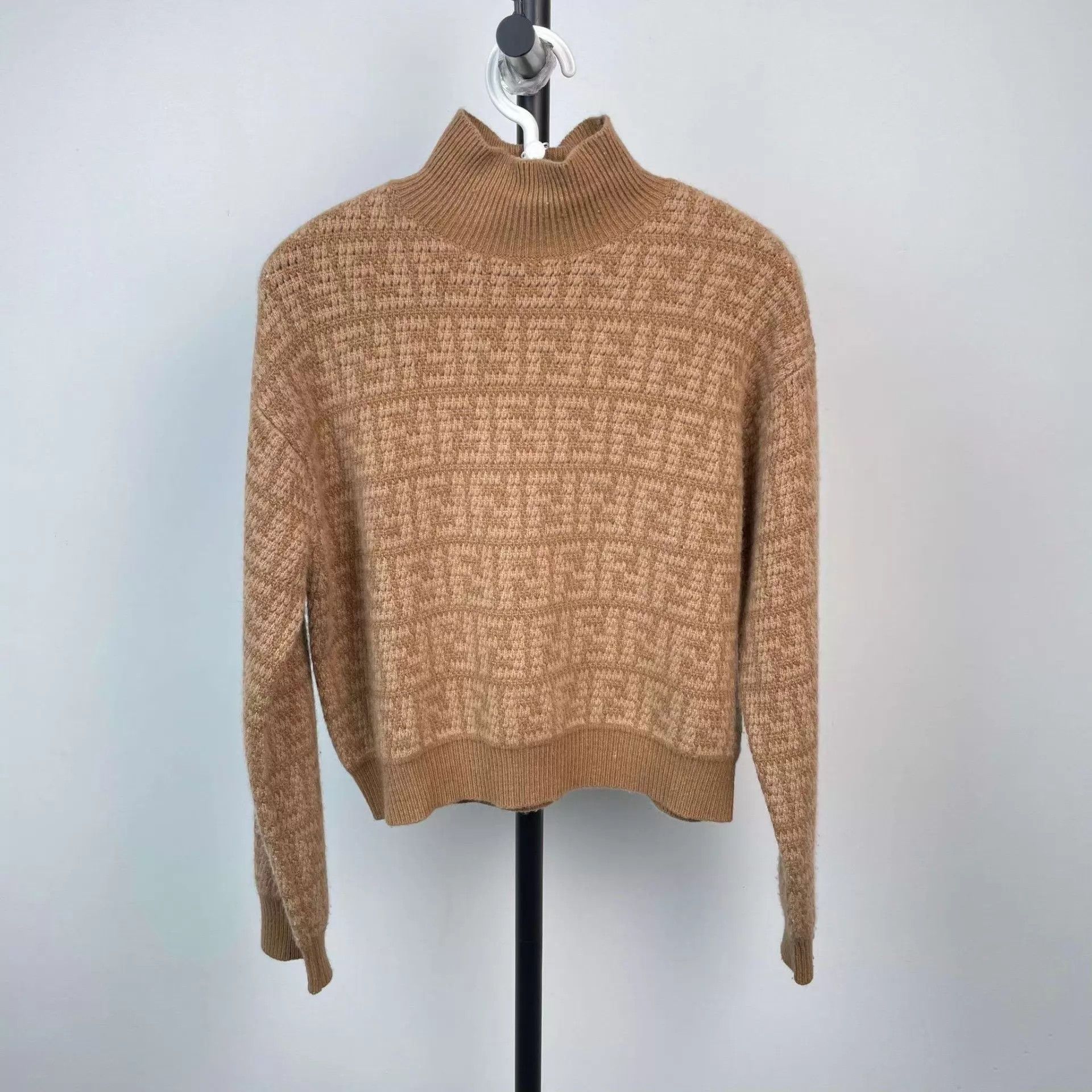 Fendi FENDI Turtleneck Printed Sweater Size XS / US 0-2 / IT 36-38 - 1 Thumbnail