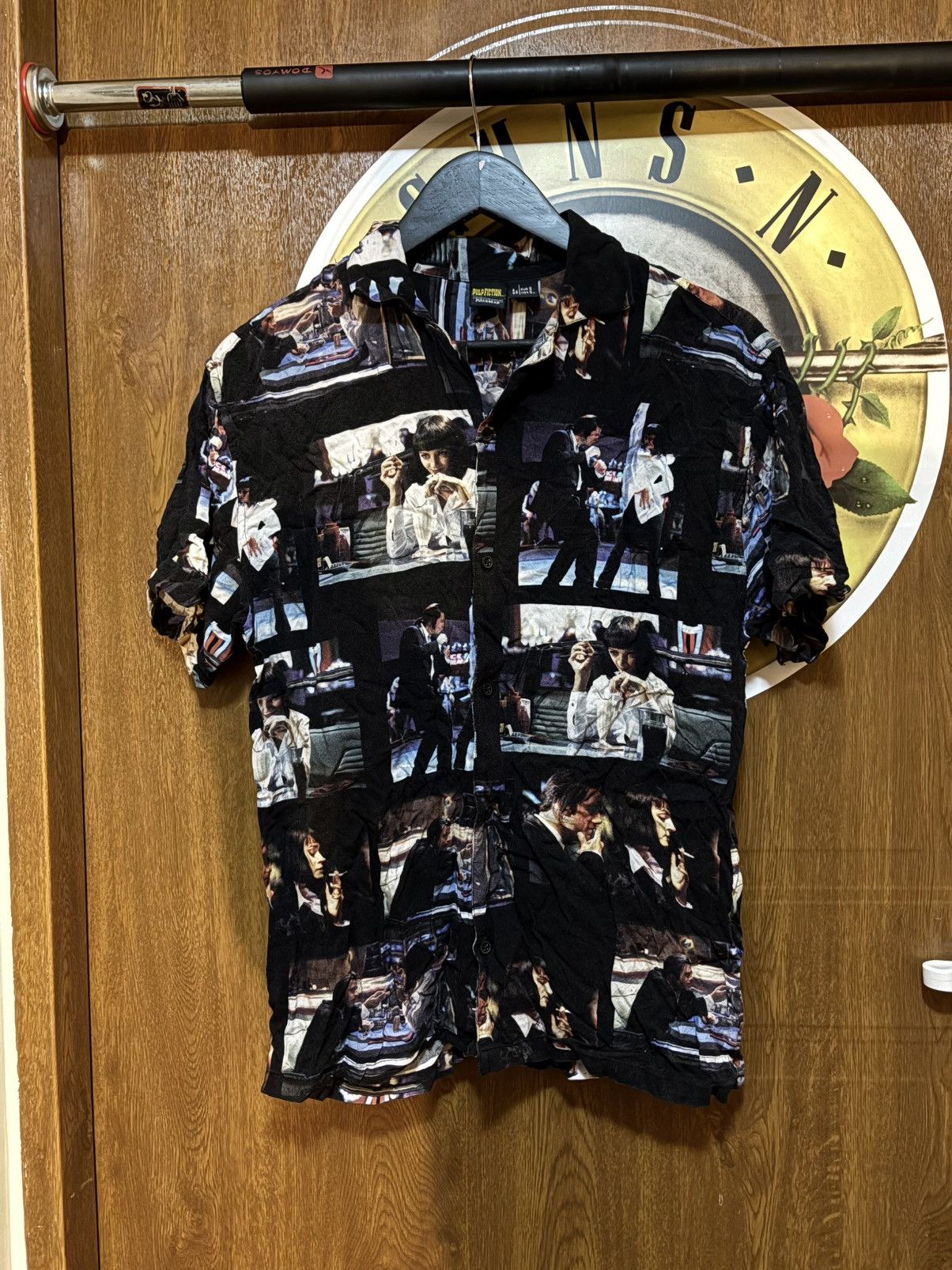 Pull & Bear licensed pulp fiction shirt Size US S / EU 44-46 / 1 - 1 Thumbnail