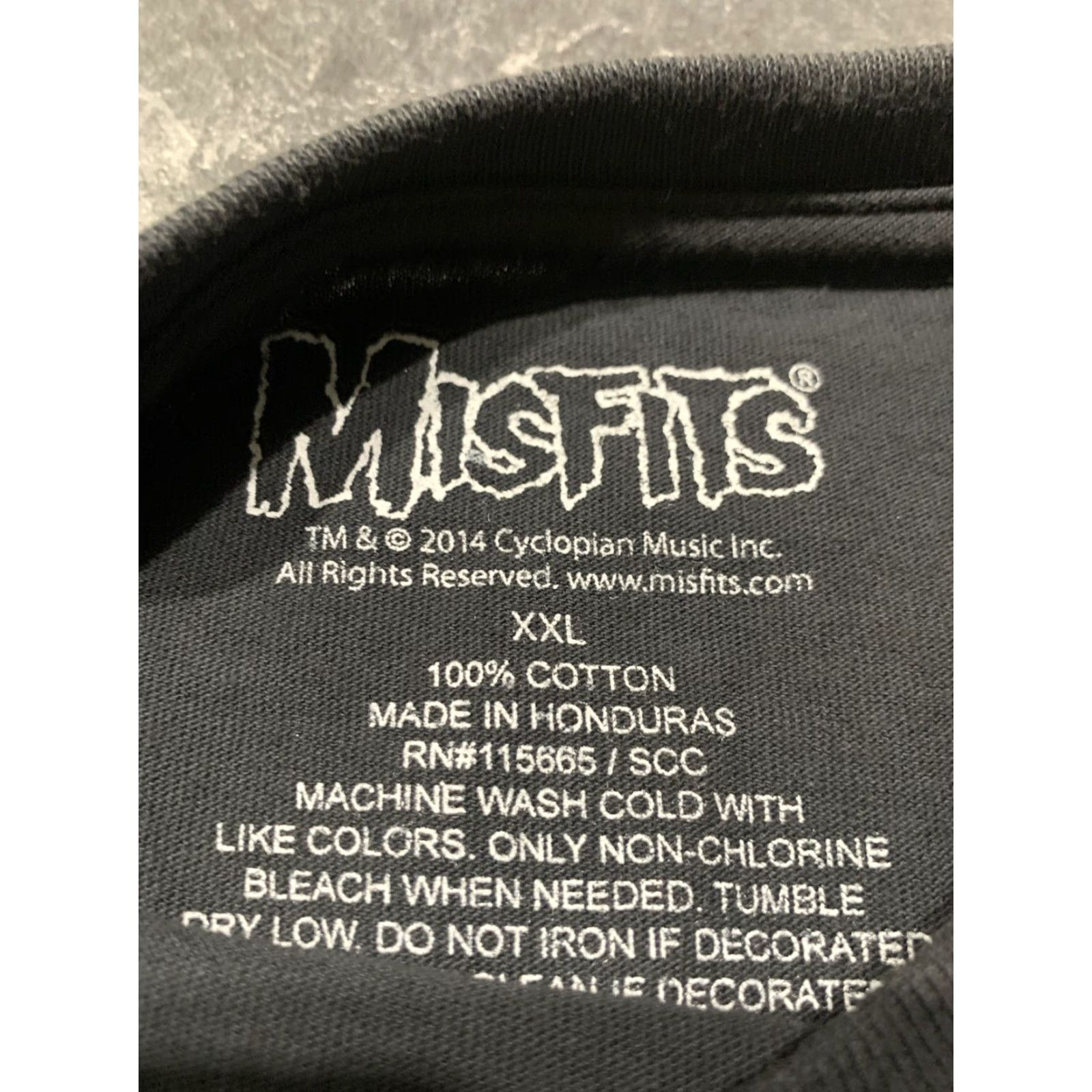 Vintage MISFITS T-Shirt Graphic 2XL Black Short Sleeve Round Neck Art Danzig Skeleton American Flag Men Size US XXL / EU 58 / 5 - 3 Thumbnail