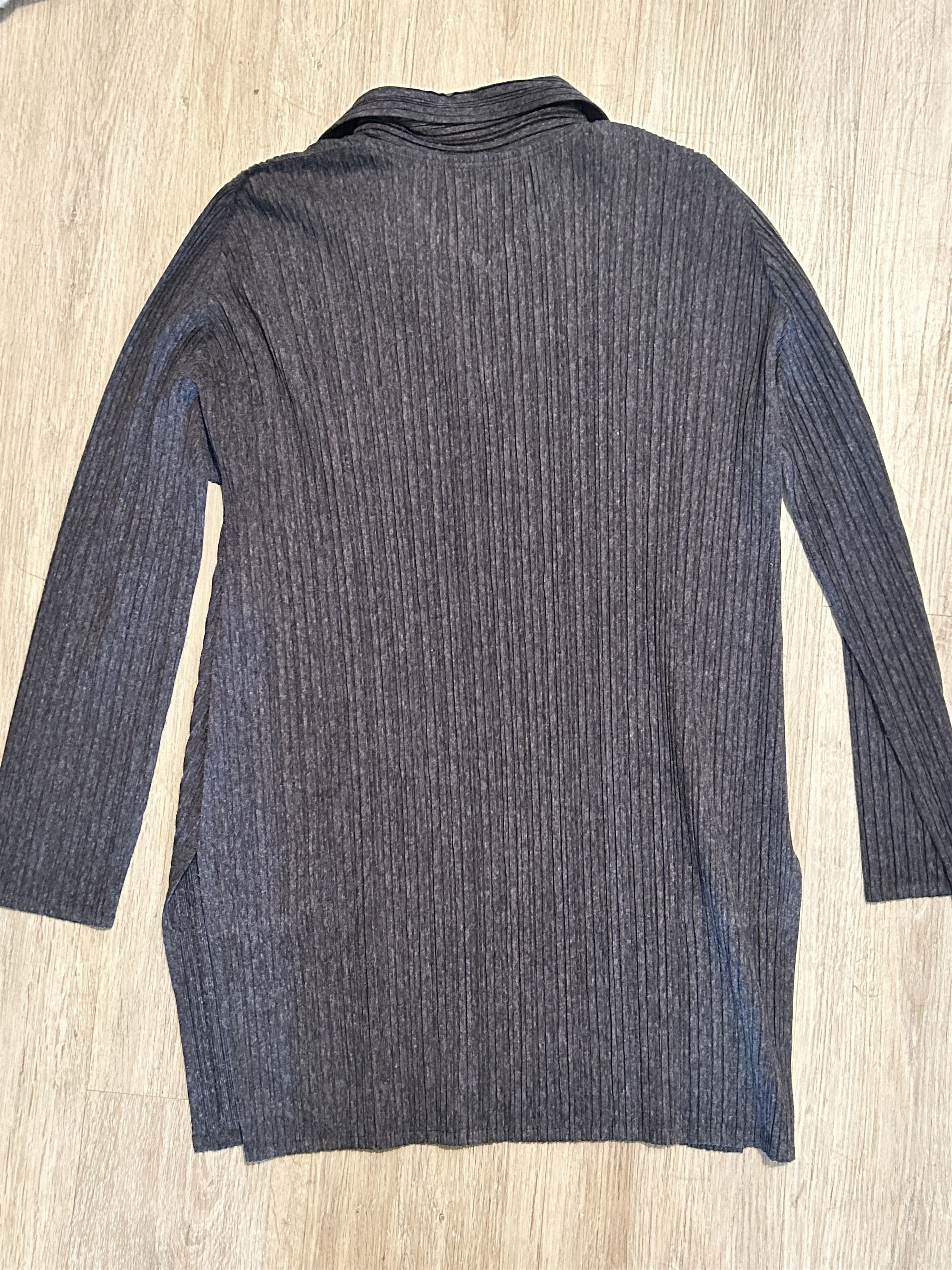 Pleats Please Issey Miyake Issey Miyake Pleats Please Grey Top Size US M / EU 48-50 / 2 - 4 Thumbnail