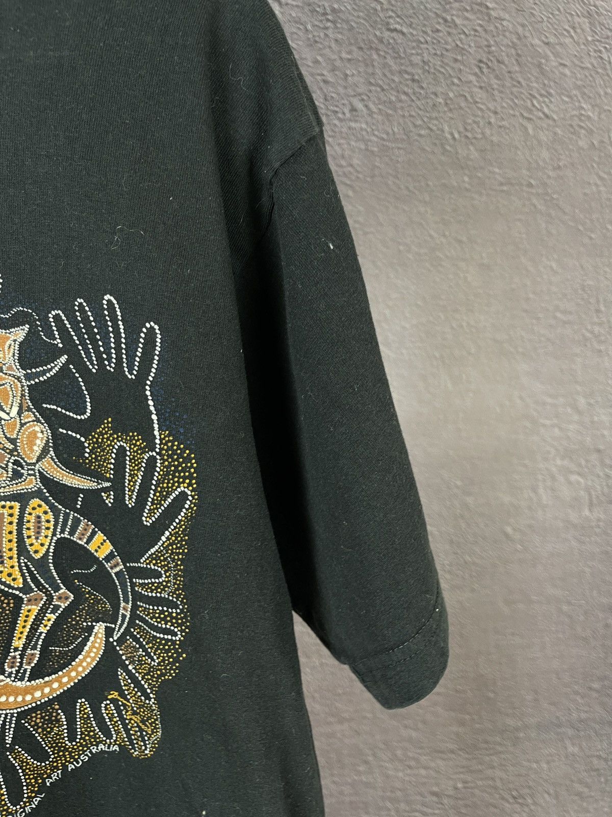 Vintage Authentic Aboriginal Art Kangaroos Survive Australia tee Size US M / EU 48-50 / 2 - 5 Thumbnail