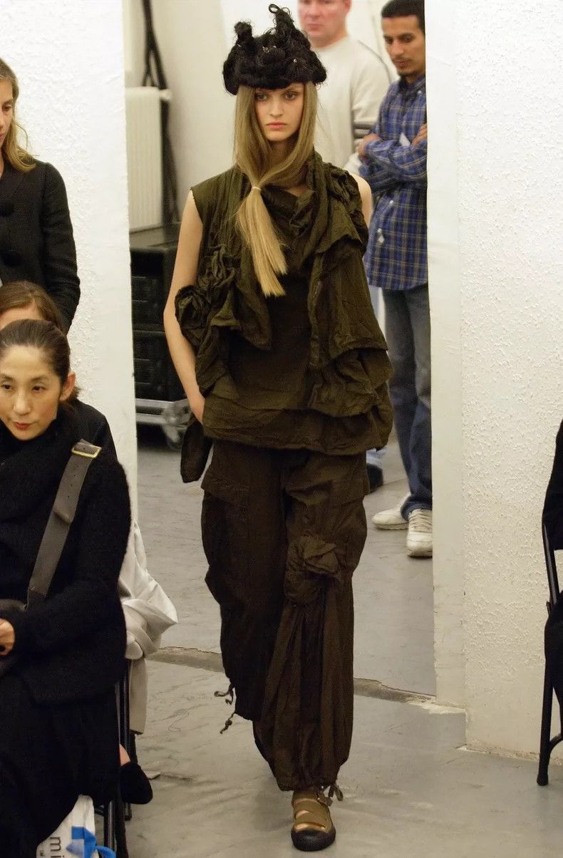 Comme des Garcons Comme Des Garcons size 均码 Rose pleated waistcoat vest top Size M / US 6-8 / IT 42-44 - 9 Thumbnail