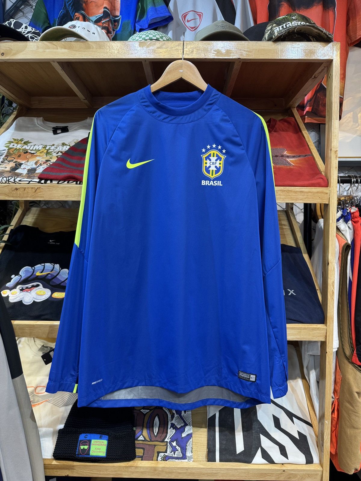 Nike Brazil 2017-2018 Nike Shield Top Size US L / EU 52-54 / 3 - 1 Thumbnail