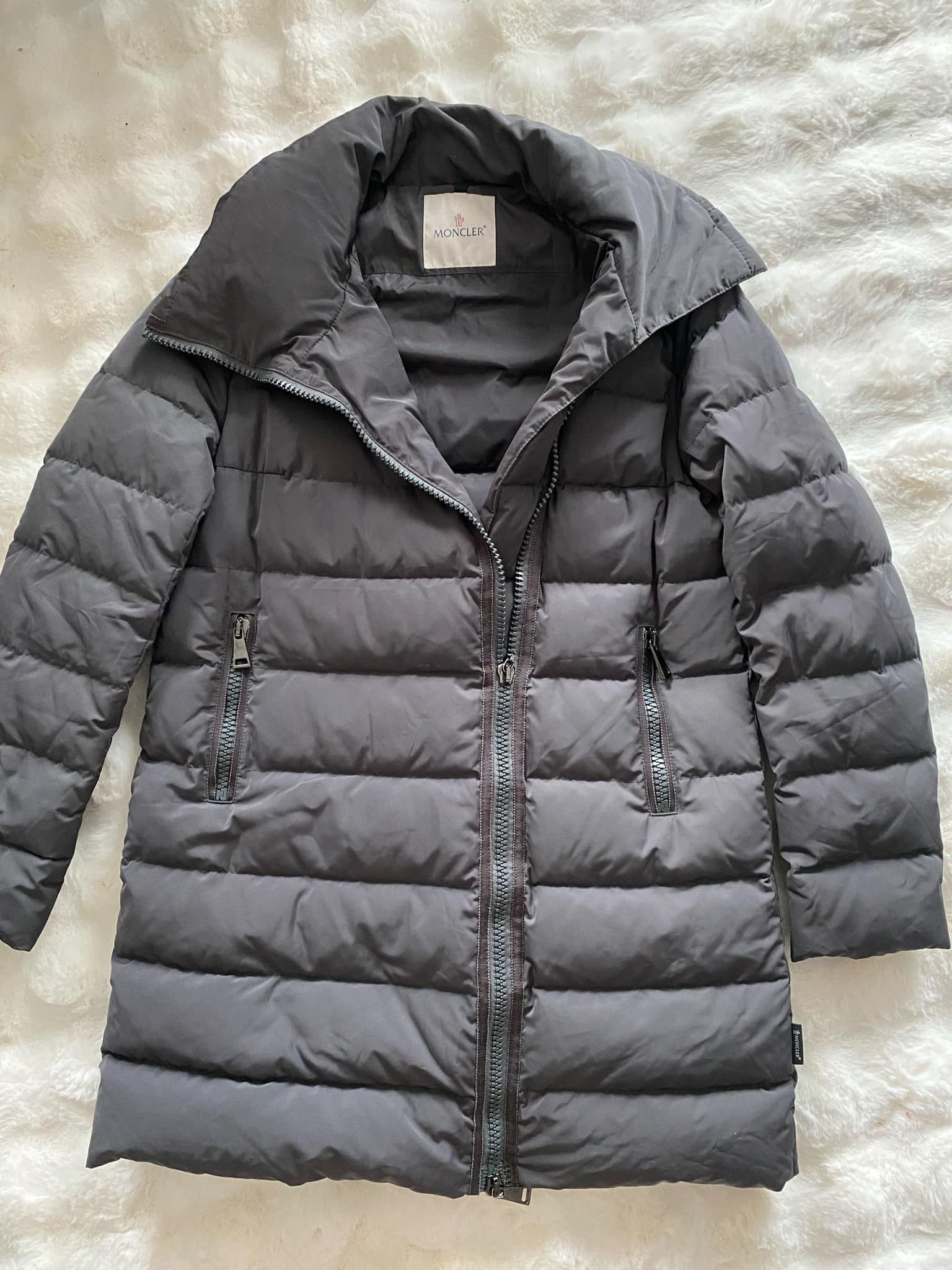 Moncler Moncler gerboise giubbotto Size M / US 6-8 / IT 42-44 - 1 Thumbnail