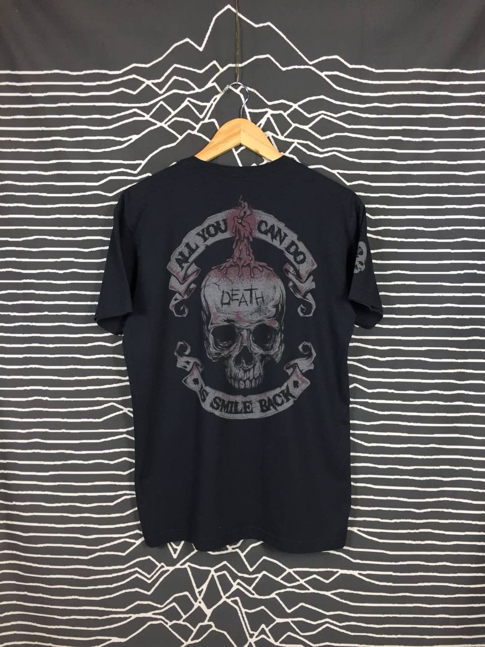 Other Zero Foxtrot All You Can Do Is Smile Back Skulls Graphic Tee Size US M / EU 48-50 / 2 - 1 Thumbnail