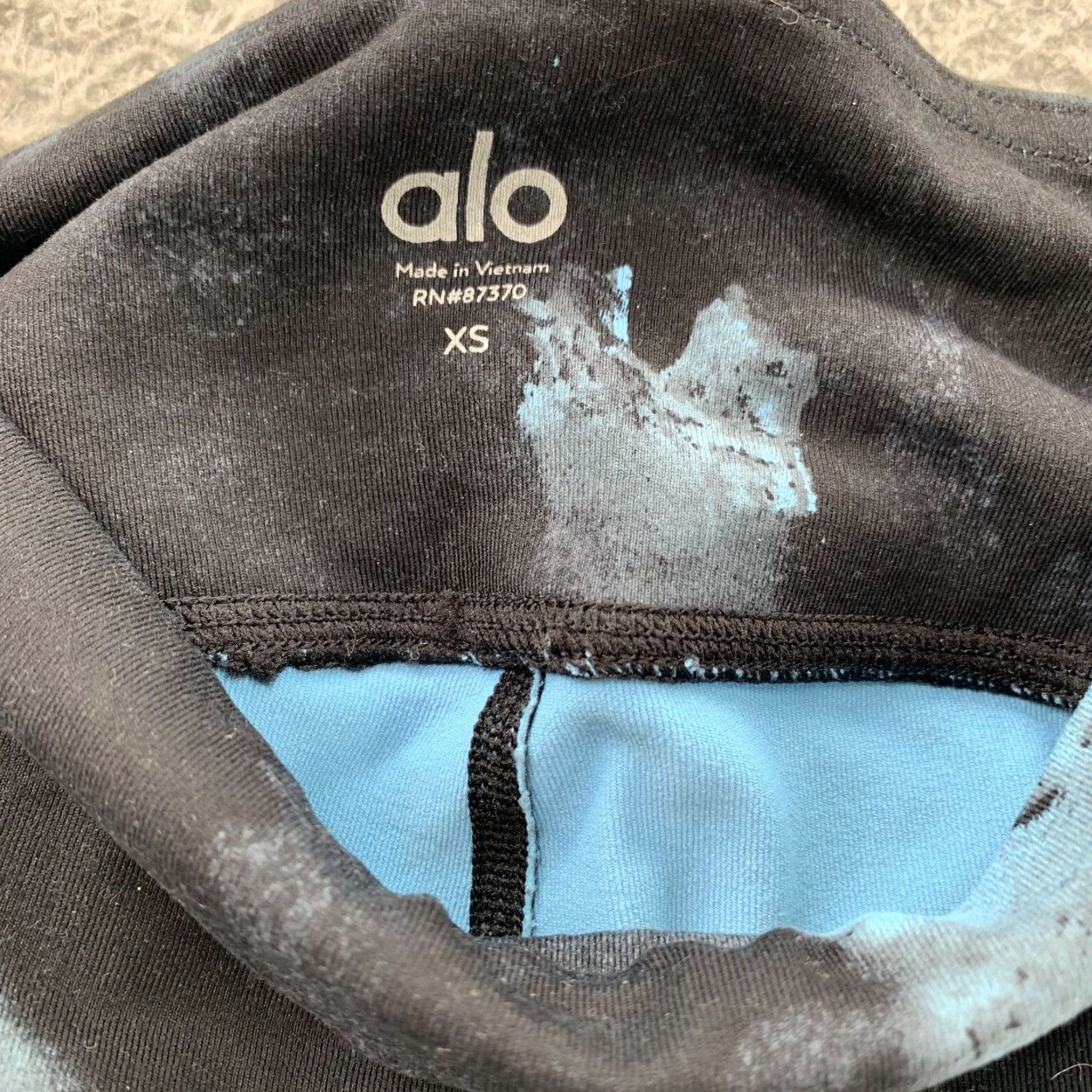 Alo Alo Yoga Leggings Womens XS Blue Black Tie Dye Cropped Capri Athletic Sportswear Size 26" / US 2 / IT 38 - 6 Thumbnail