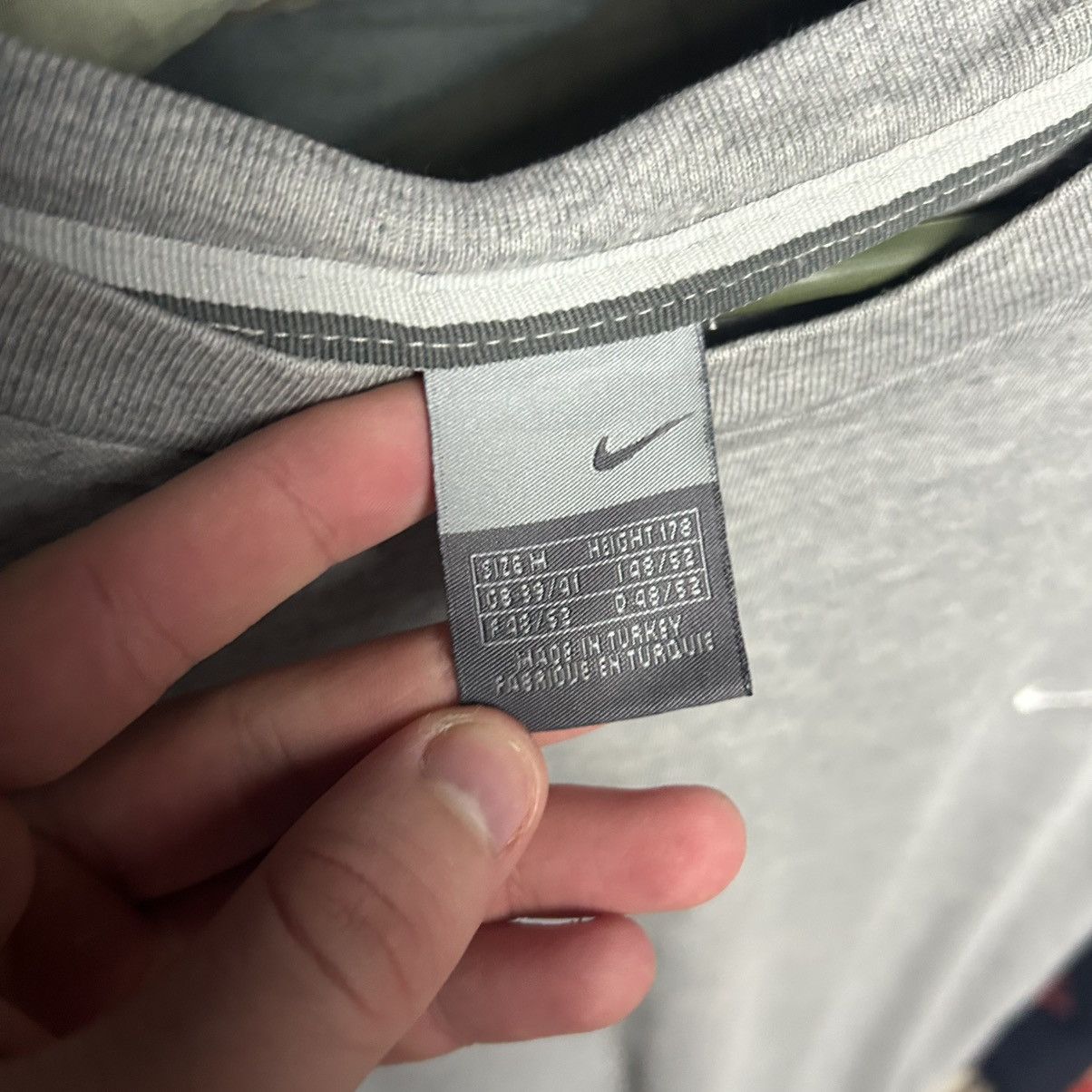Nike Vintage Nike small swoosh 2000’s basic streetwear tee size M Size US M / EU 48-50 / 2 - 6 Thumbnail