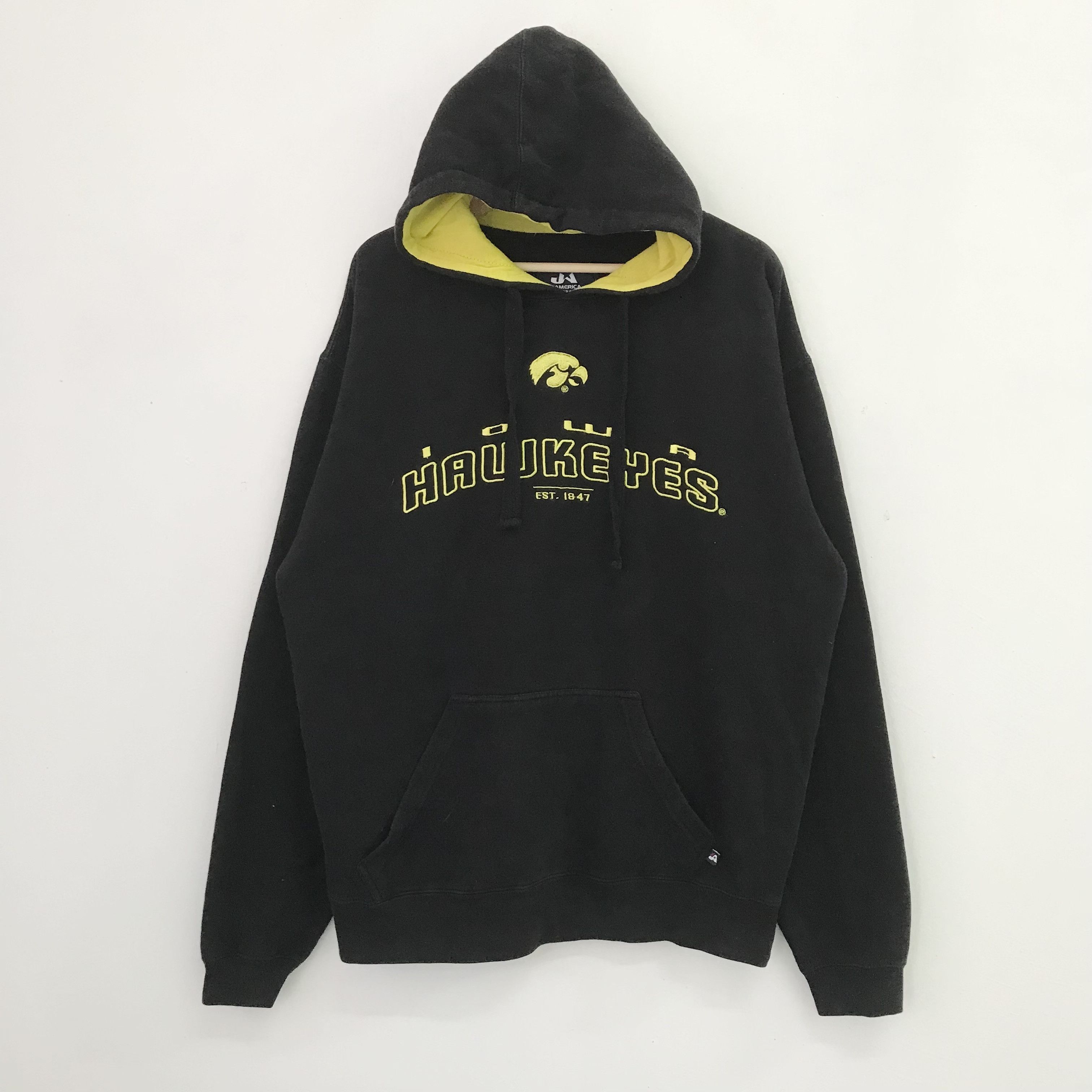 NCAA Vintage Iowa Hawkeyes Ncaa Sweater - 530 Size US L / EU 52-54 / 3 - 1 Thumbnail