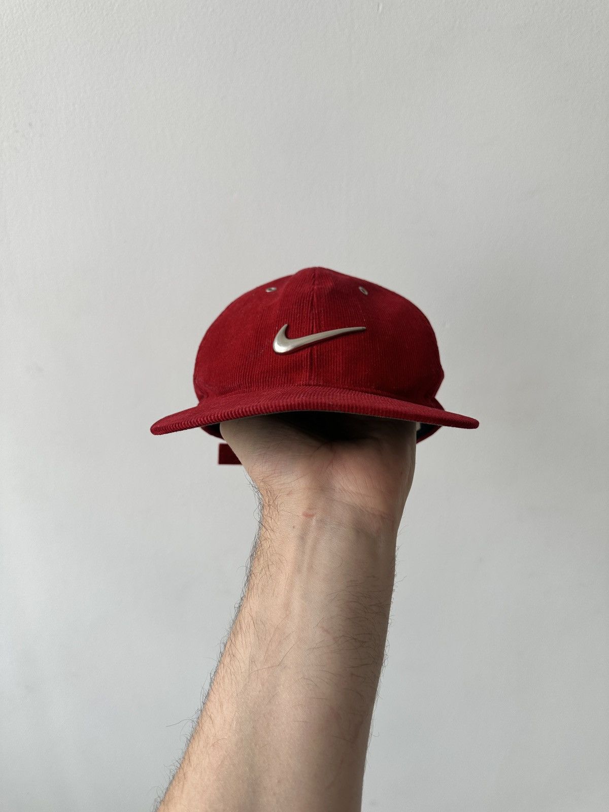 Nike 90s Nike Red Corduroy Baseball Cap with Metal Swoosh Size ONE SIZE - 6 Thumbnail