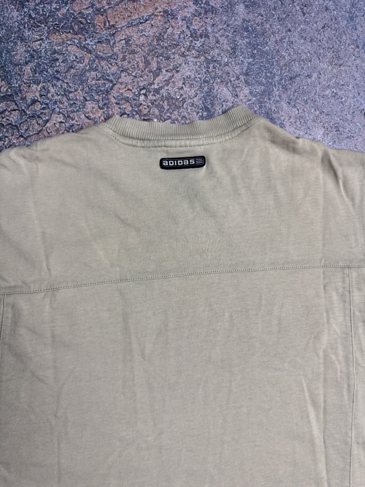 Adidas Adidas big logo vintage t-shirt size s y2k Size US S / EU 44-46 / 1 - 10 Thumbnail