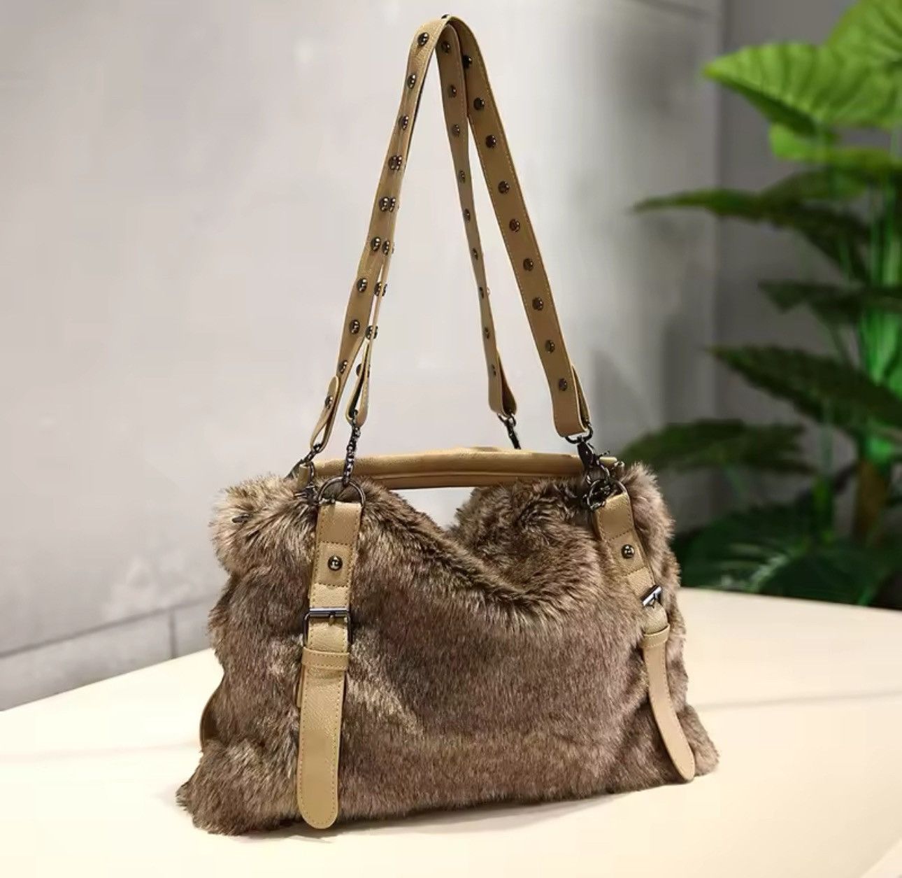 Vintage Vintage Style Fluffy Fur Plush Shoulder Bag Size ONE SIZE - 2 Thumbnail