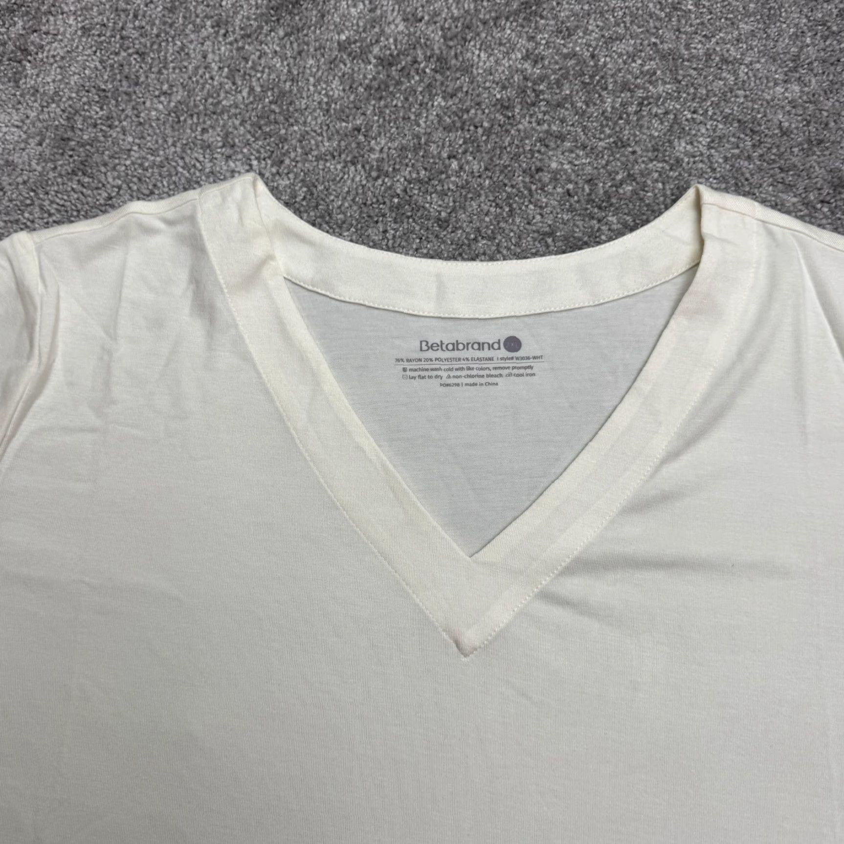Essentials Betabrand Essential V-Neck Short Sleeve T-Shirt Womens XXL Ivory Casual Tee NWT Size XXL / US 16-18 / IT 52-54 - 4 Thumbnail