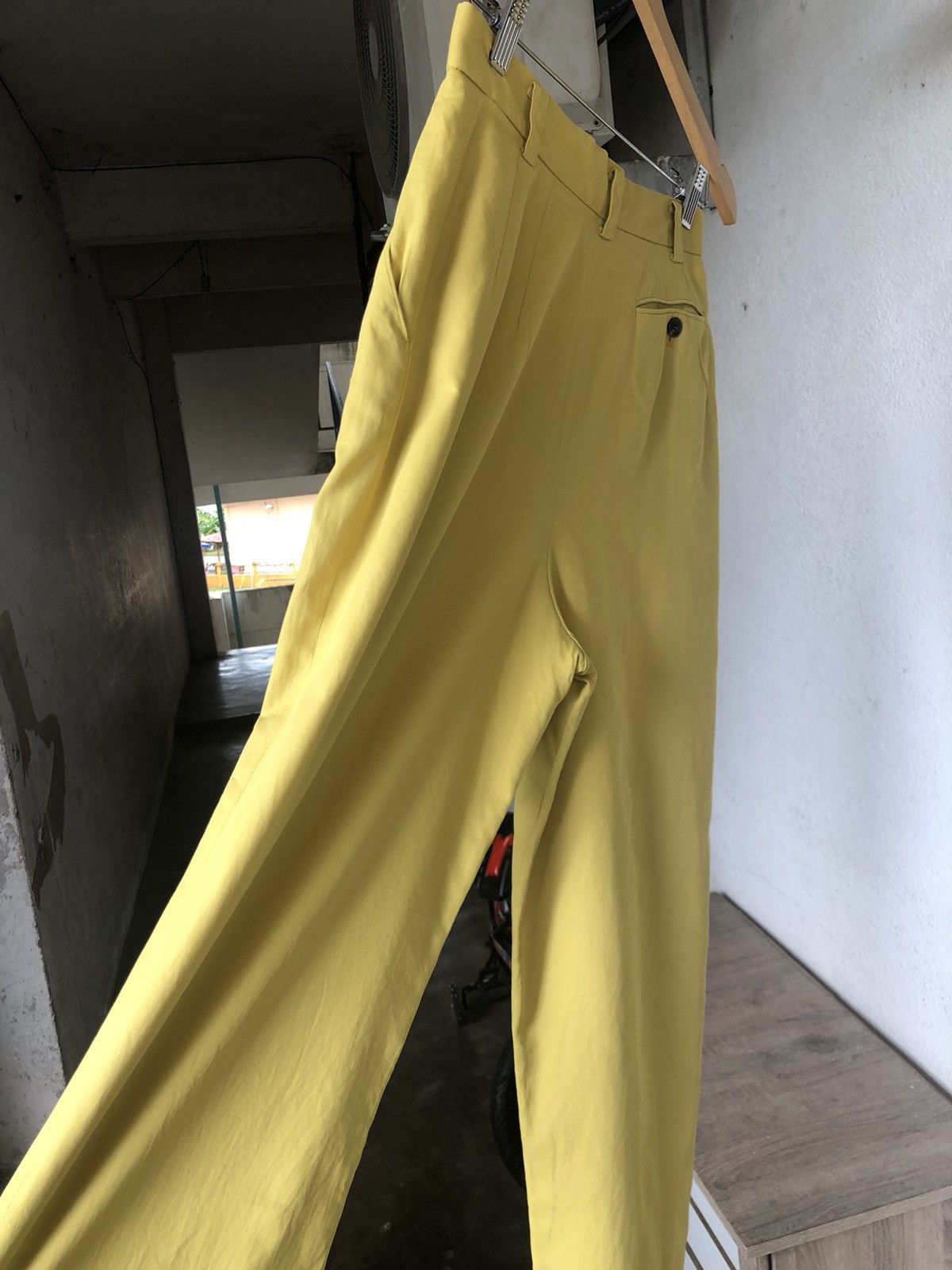 Balenciaga Vintage 90s Balenciaga Paris Yellow Trouser Pants Size 26" / US 2 / IT 38 - 9 Thumbnail