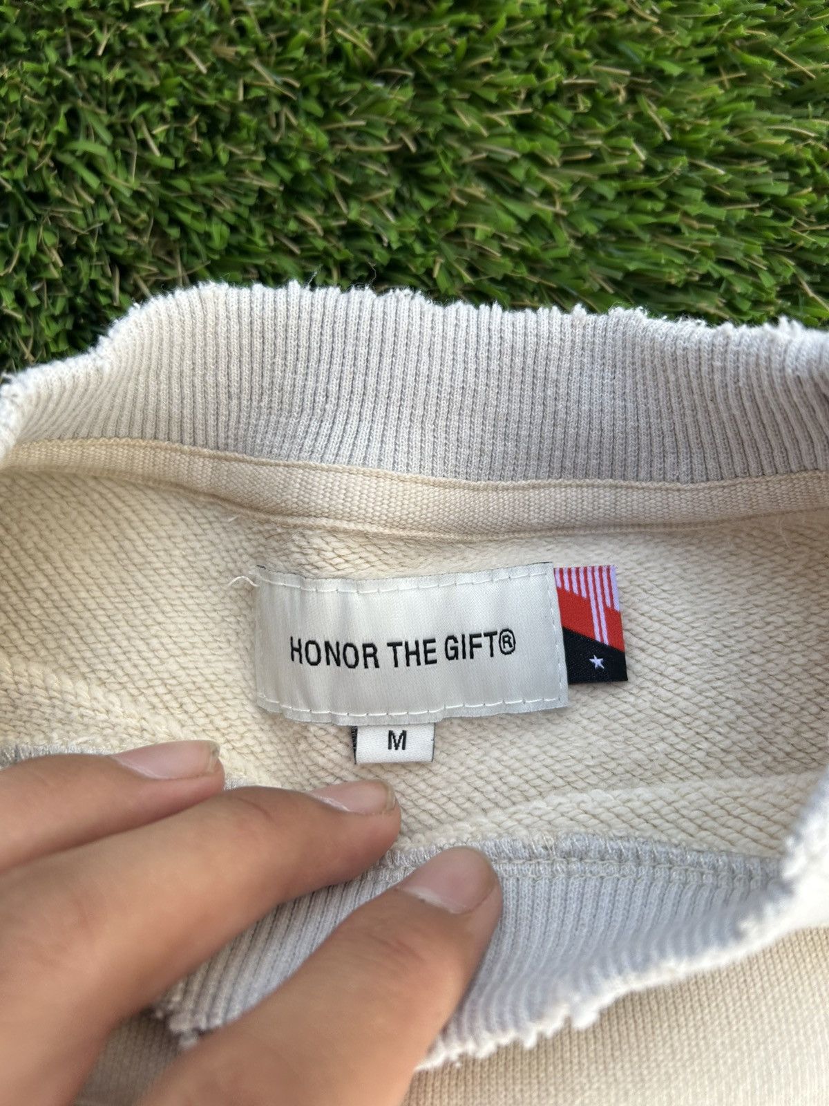 Honor the Gift Honor The Gift Spellout College Distressed Pocket Sweatshirt Size US M / EU 48-50 / 2 - 4 Thumbnail
