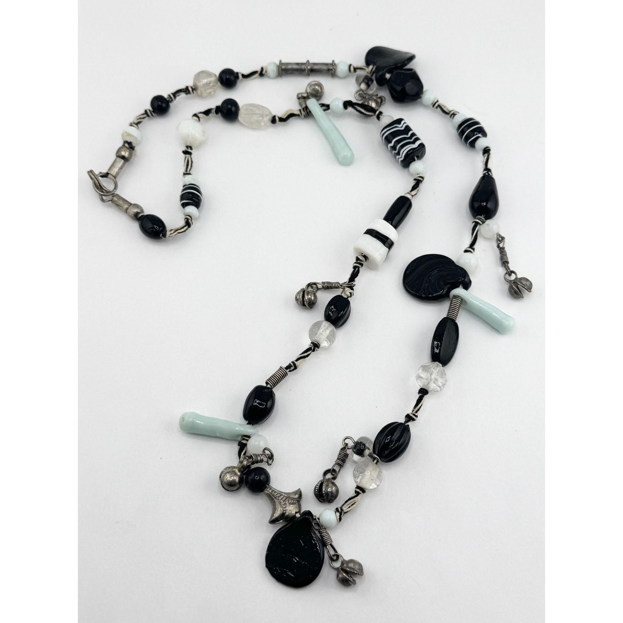 Vintage Vintage black white blue silver bell beaded glass charm neck Size ONE SIZE - 5 Thumbnail