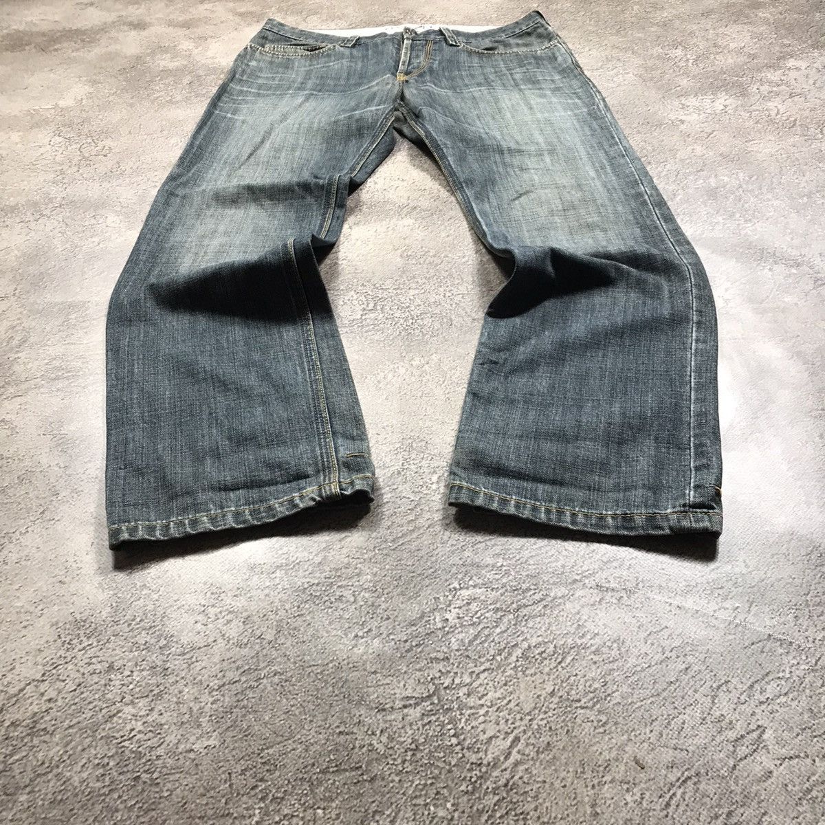 Vintage Vintage 90s Distressed Baggy Jeans Grunge Skate Thrashed 32 Size US 32 / EU 48 - 1 Thumbnail