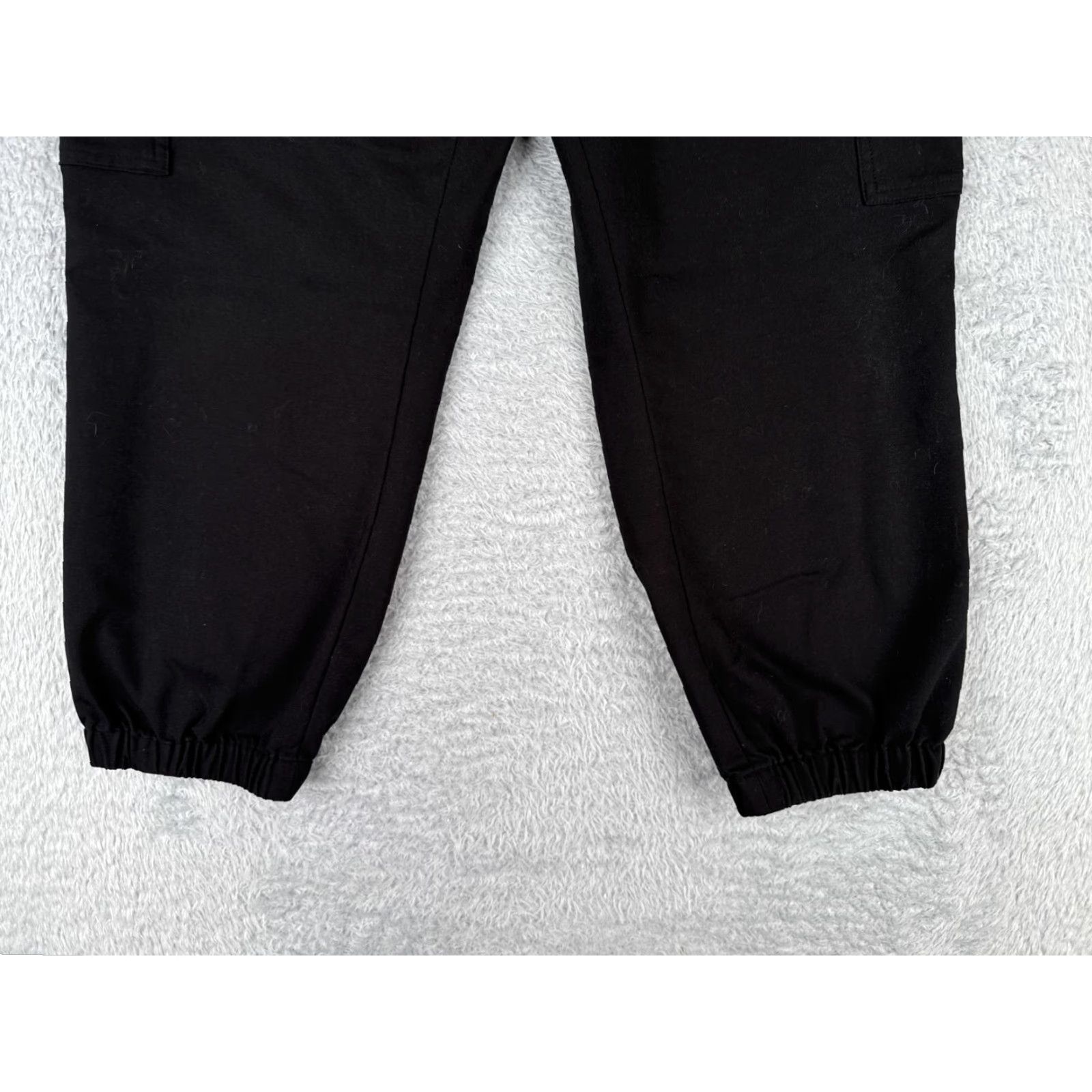 Calvin Klein Calvin Klein Women's Cargo Pants Medium Black Tapered Knit 30x24 Elastic Waist Size 32" / US 10 / IT 46 - 2 Thumbnail