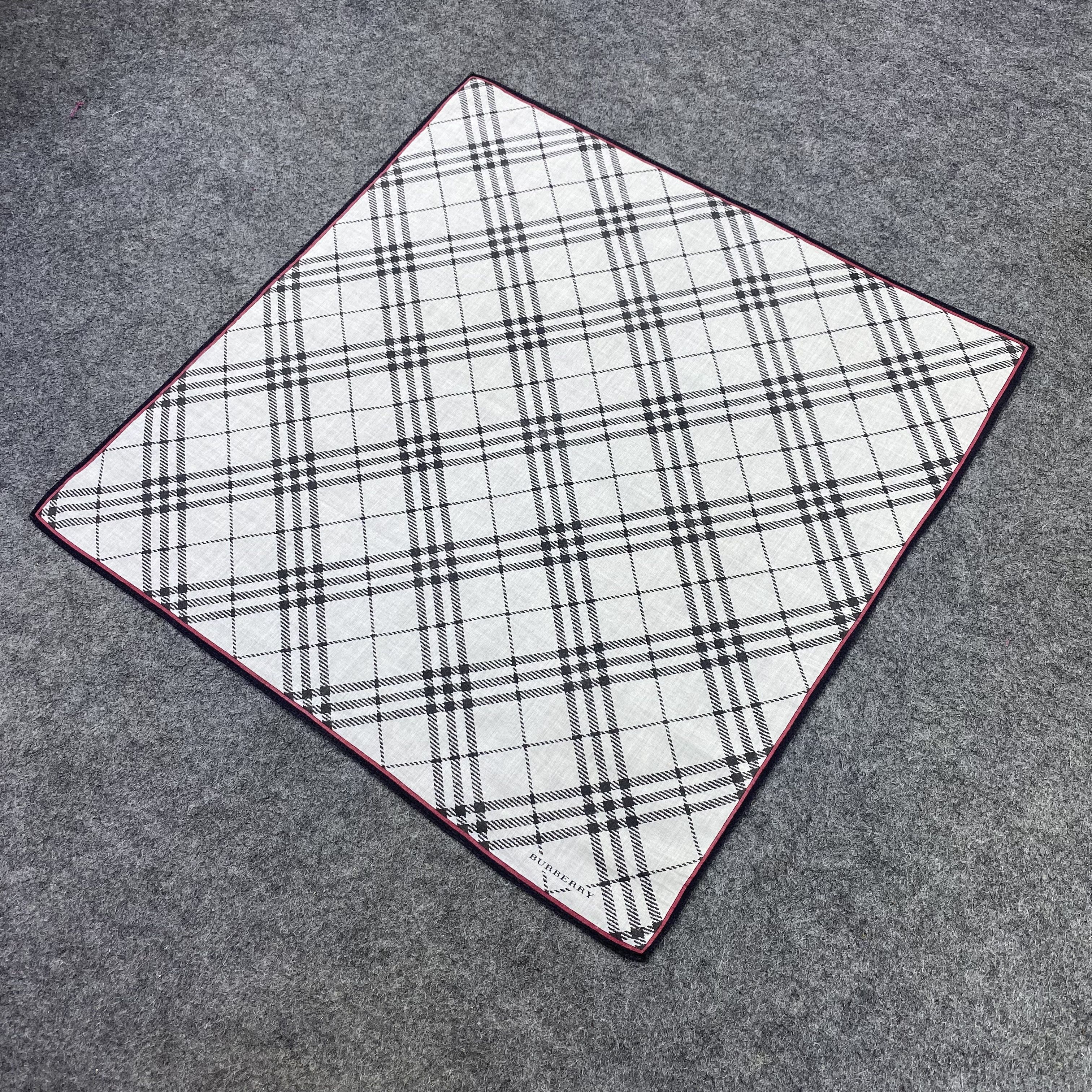 Burberry Burberry Handkerchief Neckerchief Bandana-B2072 Size ONE SIZE - 4 Thumbnail