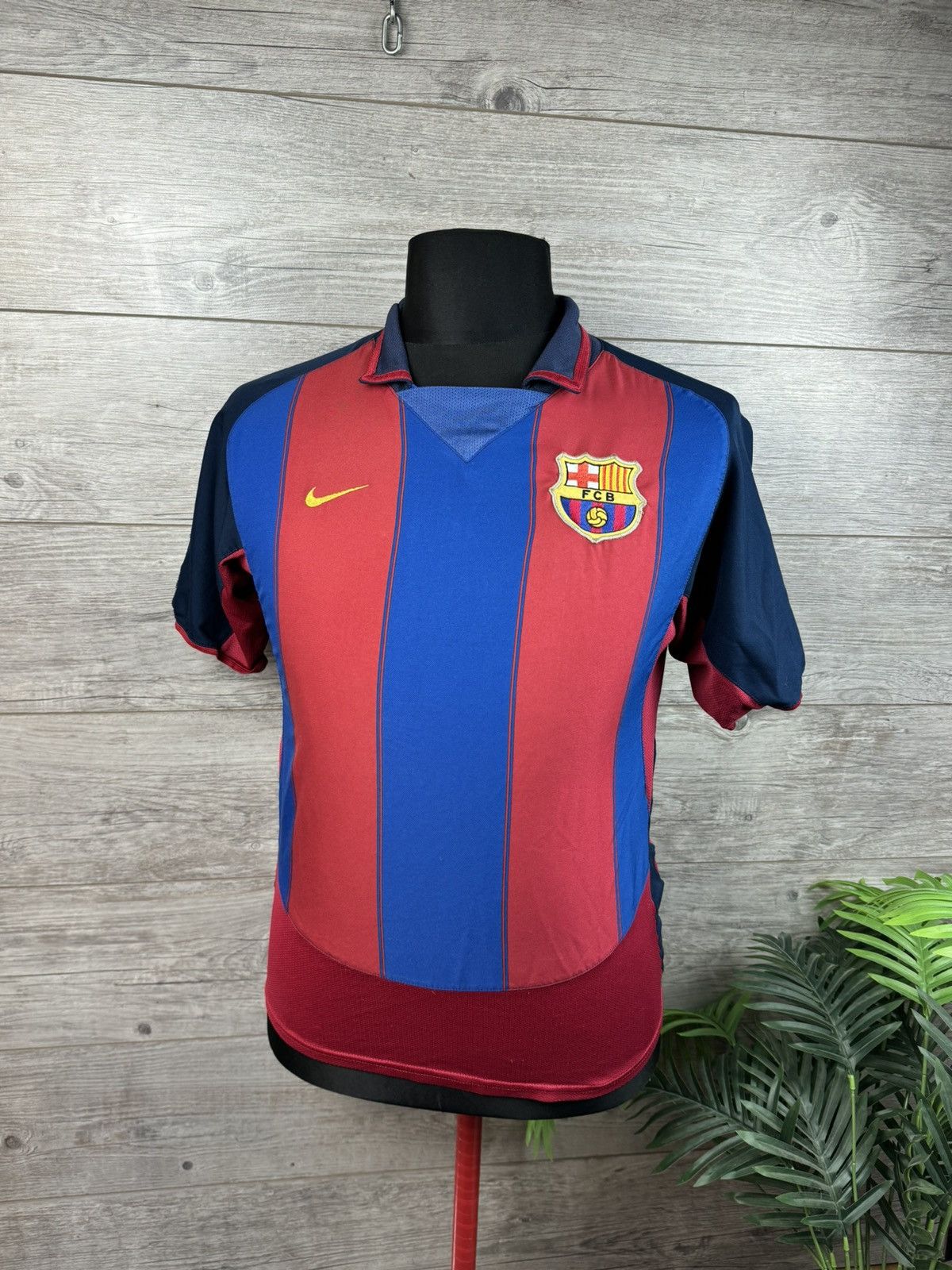 Nike Barcelona FC Nike 2003/04 Izagaren 7 Vintage Football Shirt Size US S / EU 44-46 / 1 - 2 Thumbnail