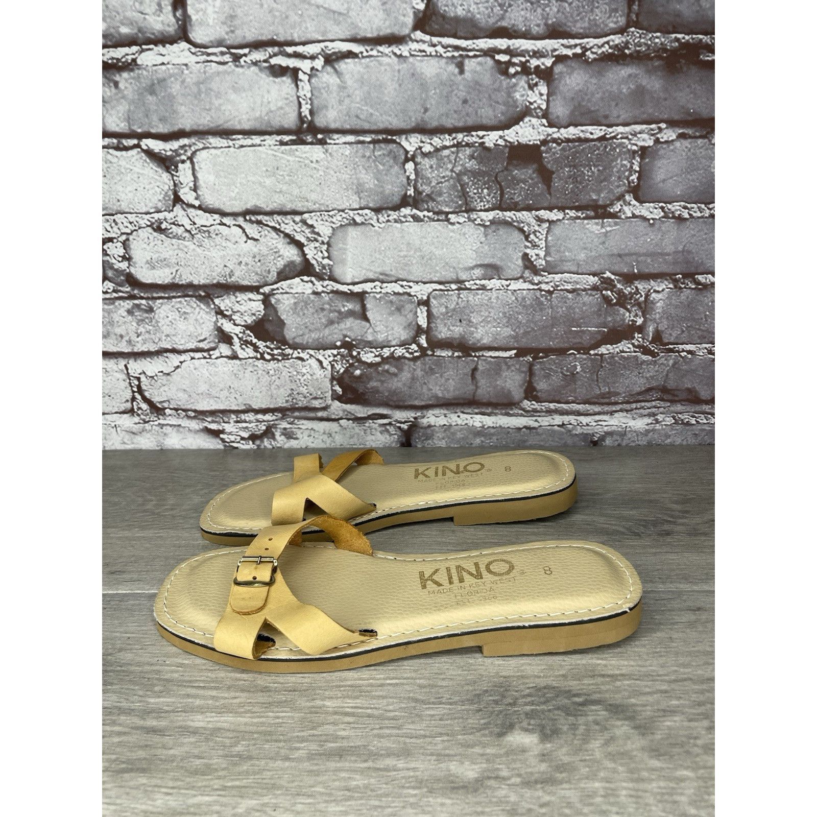 Other KINO Tan Yellow Slides Buckle Strap Cushion Comfort Sandals Size US 8 / IT 38 - 16 Thumbnail