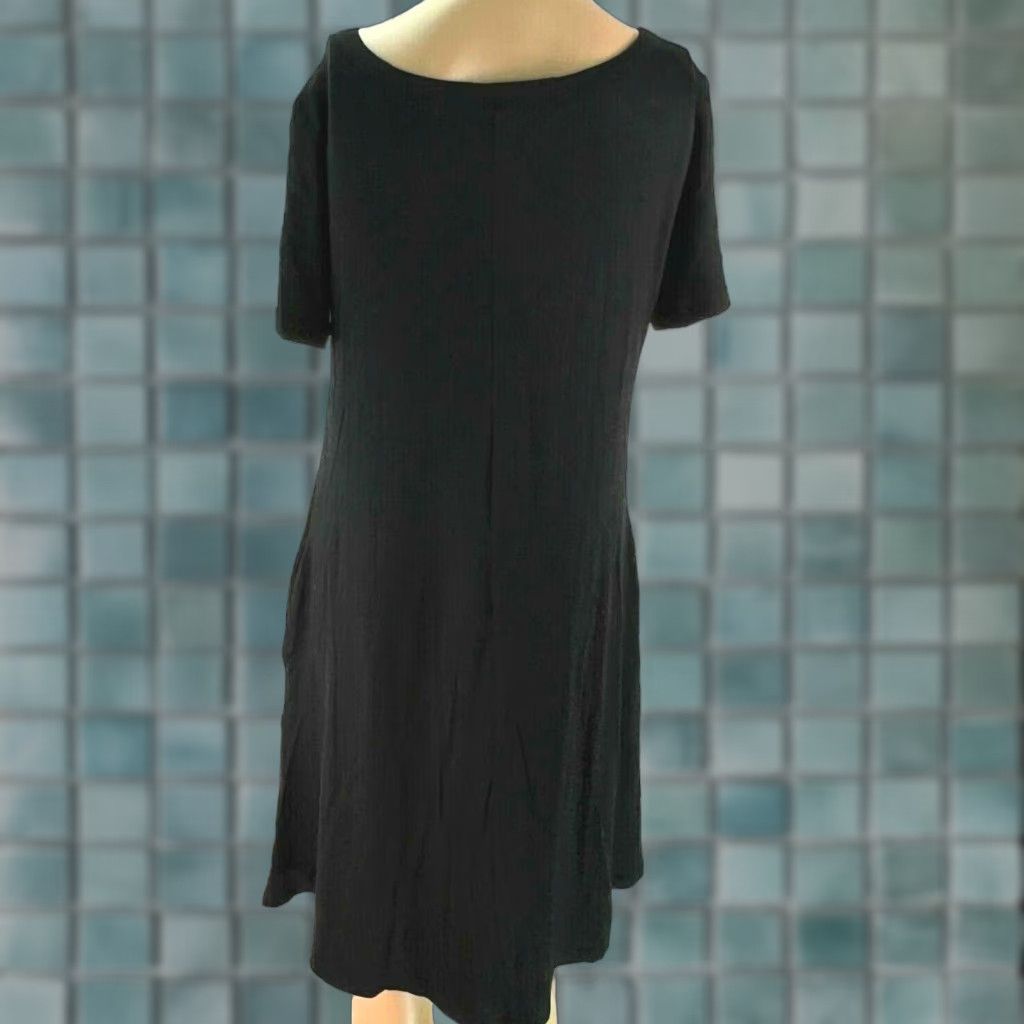 Vintage Korsis Black Midi Dress Shirt Women Short Sleeves Pullover Round Neck 34 in Knee Length 95% Rayon 5% Spandex Solid Casual Dress Size M / US 6-8 / IT 42-44 - 1 Thumbnail
