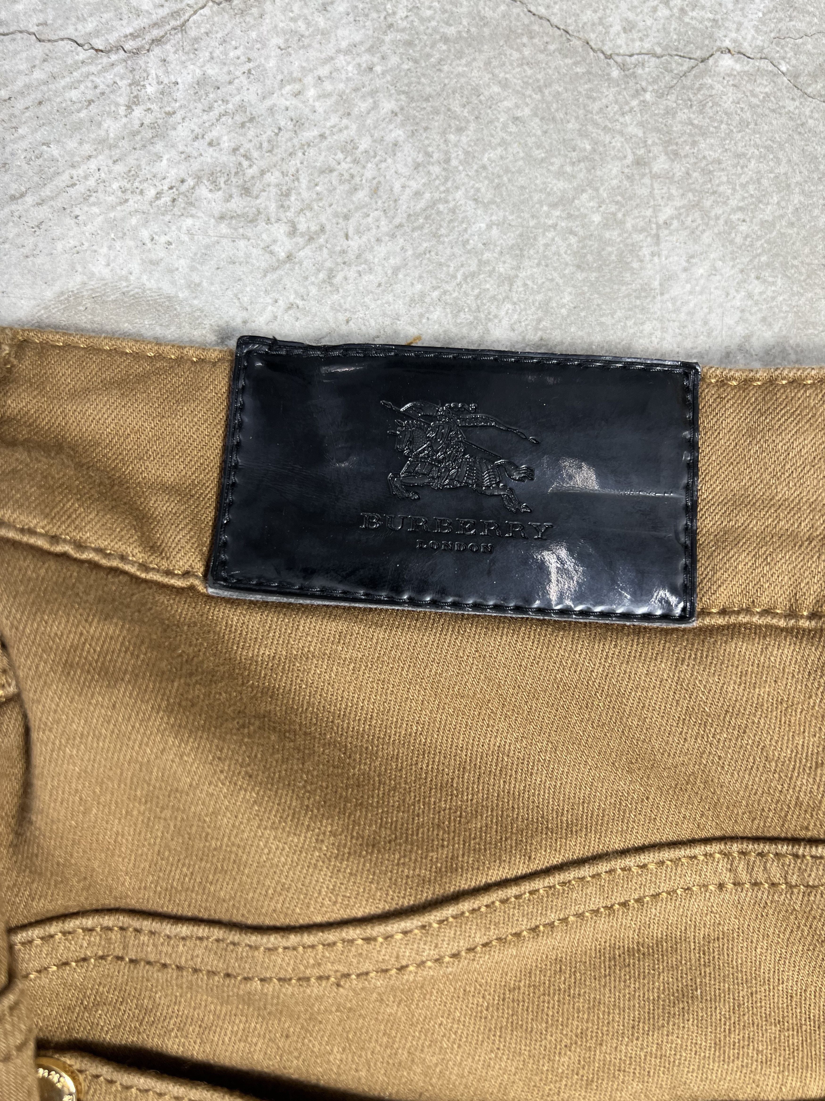 Burberry Burberry London Oakland Jean GTMPT363 Size 28" / US 6 / IT 42 - 2 Thumbnail
