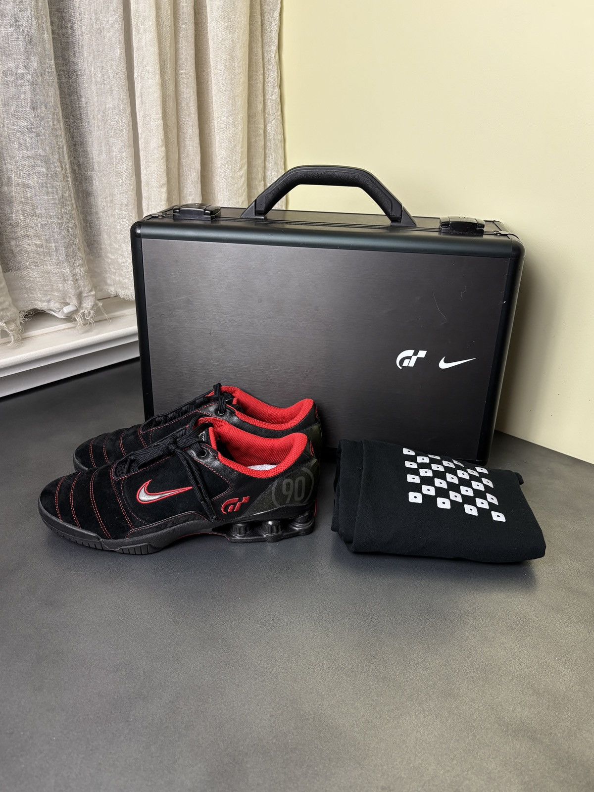 Nike 2005 Nike Shox Total Magia II Gran Turismo 4 PS2 Vintage 7.5 Size US 9 / IT 39 - 2 Thumbnail