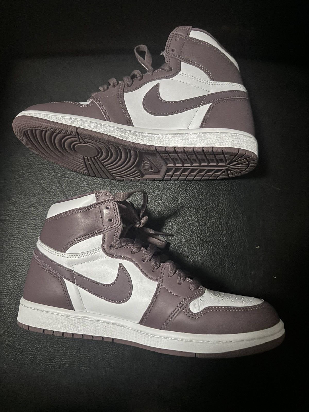 Nike Air Jordan 1 Size US 9 / EU 42 - 2 Thumbnail