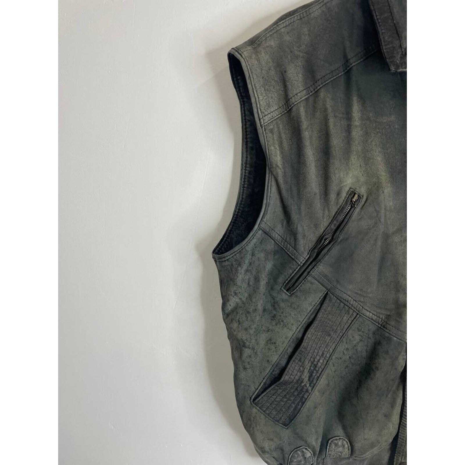 Vintage Vintage Black Leather Utility Biker Vest Rugged & Functional Size US XL / EU 56 / 4 - 5 Thumbnail