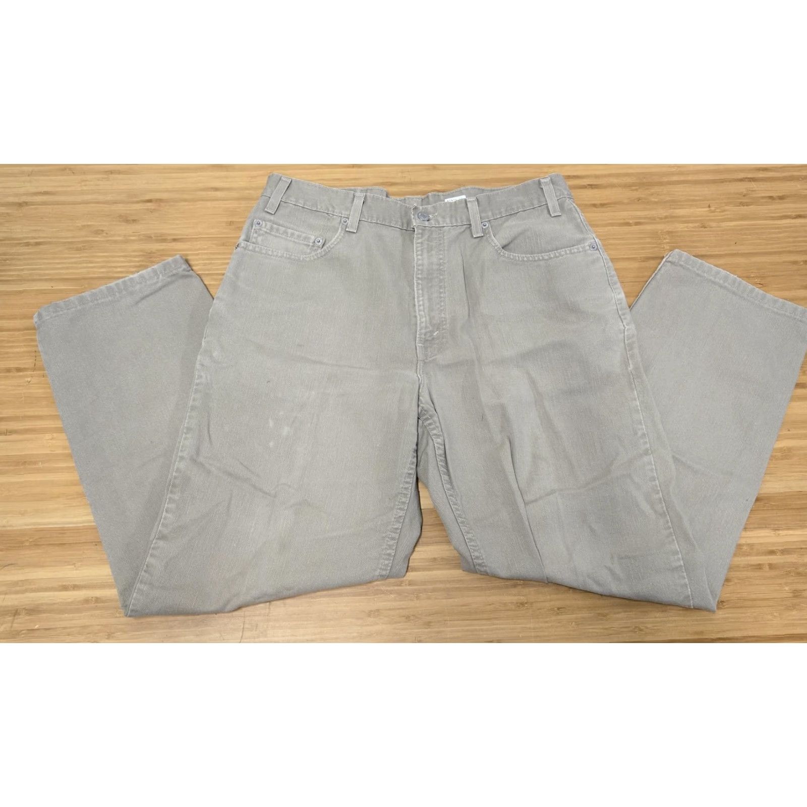 Levi's VINTAGE Levi's 550 Jeans Mens 36x30 Gray Relaxed Tapered Made in USA 90s Size US 36 / EU 52 - 4 Thumbnail