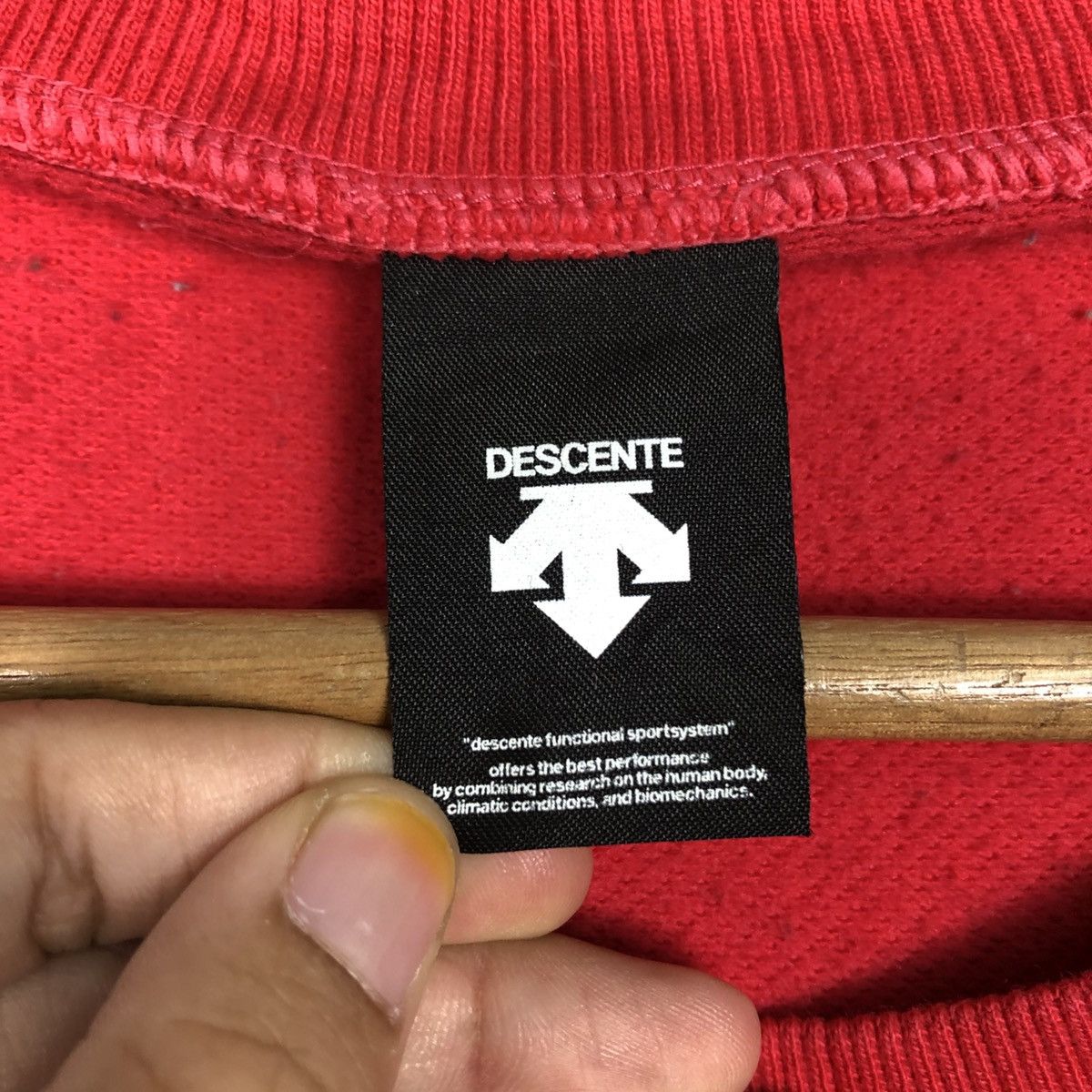 Japanese Brand 📌Vintage Sweatshirt Rich Red Descente Big Logo Size US L / EU 52-54 / 3 - 15 Thumbnail