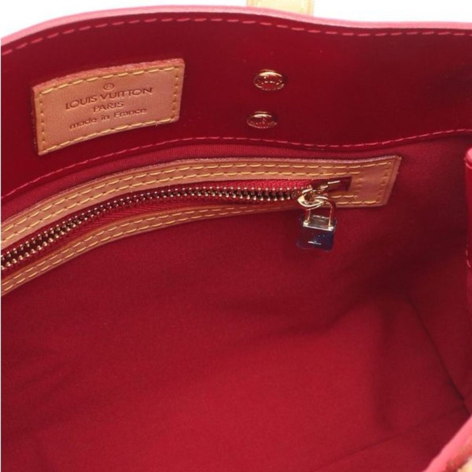 Louis Vuitton Louis Vuitton | Reade PM in Monogram Vernis Leather Size ONE SIZE - 2 Thumbnail