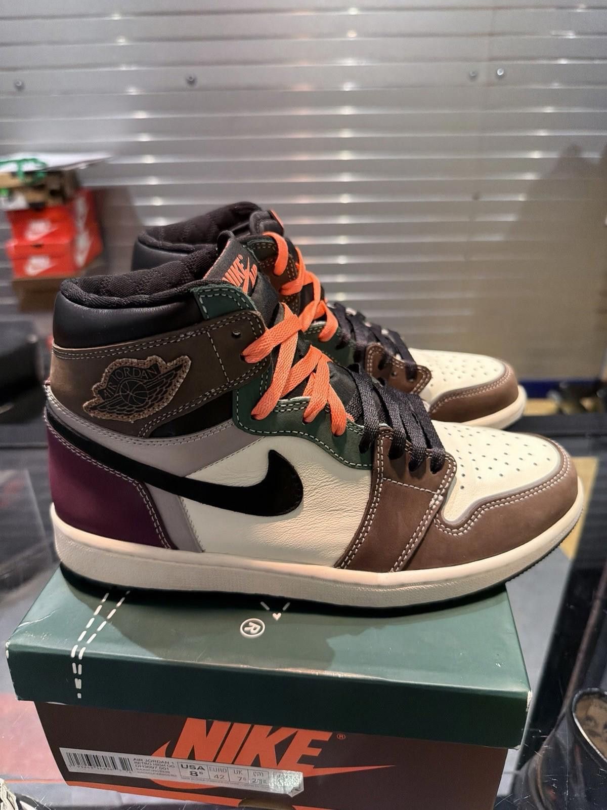 Jordan Brand Nike Air Jordan 1 Retro High OG Hand Crafted Shoes (8.5) Size US 8.5 / EU 41-42 - 2 Thumbnail