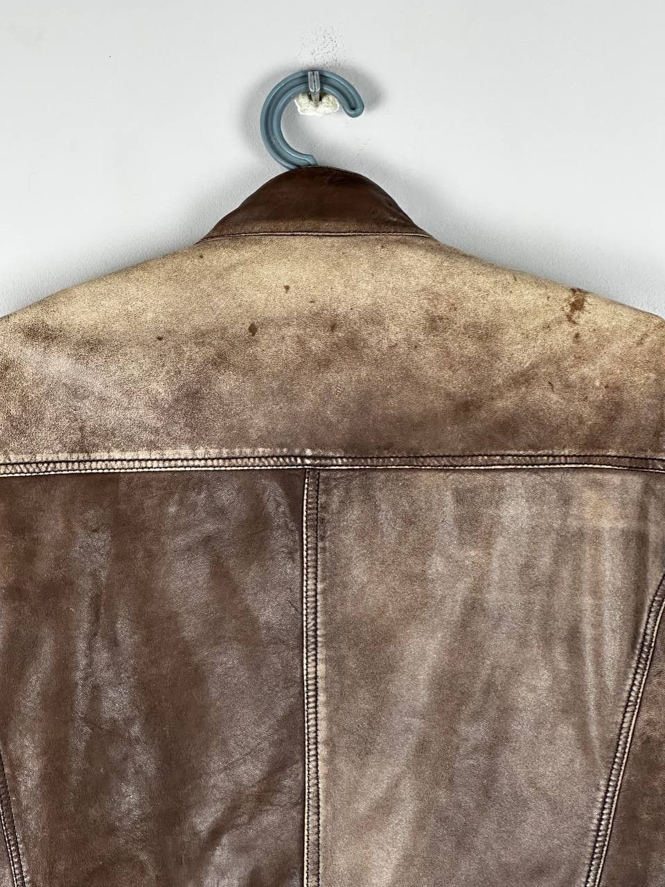Hugo Boss Vintage Hugo Boss Faded Leather Brown Jacket Size US L / EU 52-54 / 3 - 14 Thumbnail