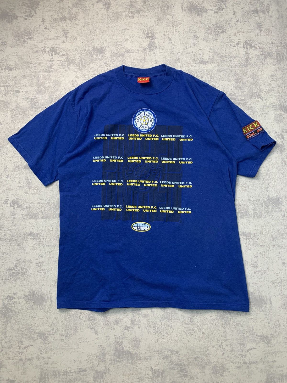 Vintage 90s LEEDS UNITED FC Print Kick T-shirt Size US XL / EU 56 / 4 - 1 Thumbnail
