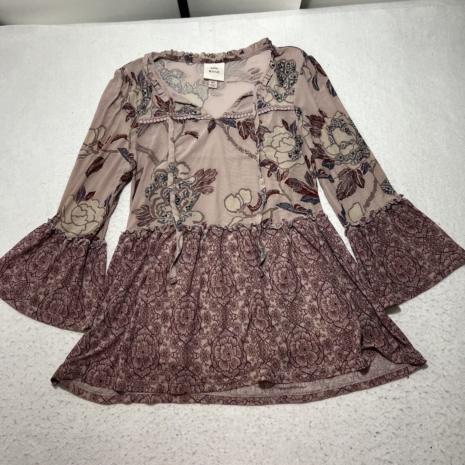 Target Basics Knox Rose XS Babydoll Blouse Bell Sleeve Floral Top Size XS / US 0-2 / IT 36-38 - 1 Thumbnail