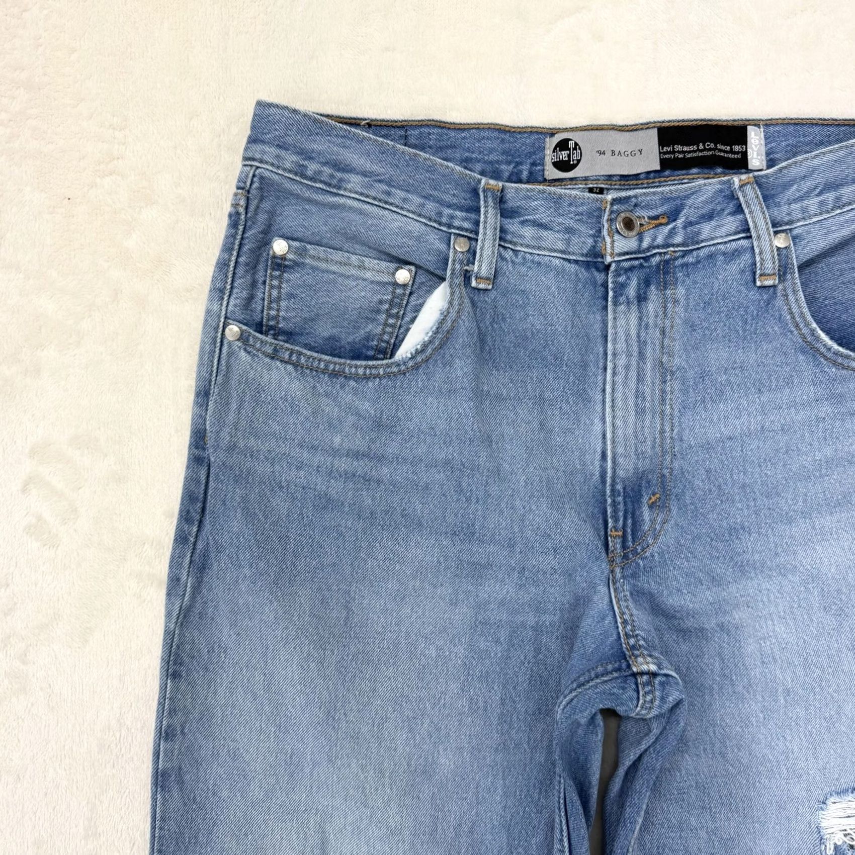 Levi's Levis SilverTab 94 Baggy Jeans Mens 34x32 Blue Light Wash Distressed Denim Size US 34 / EU 50 - 4 Thumbnail