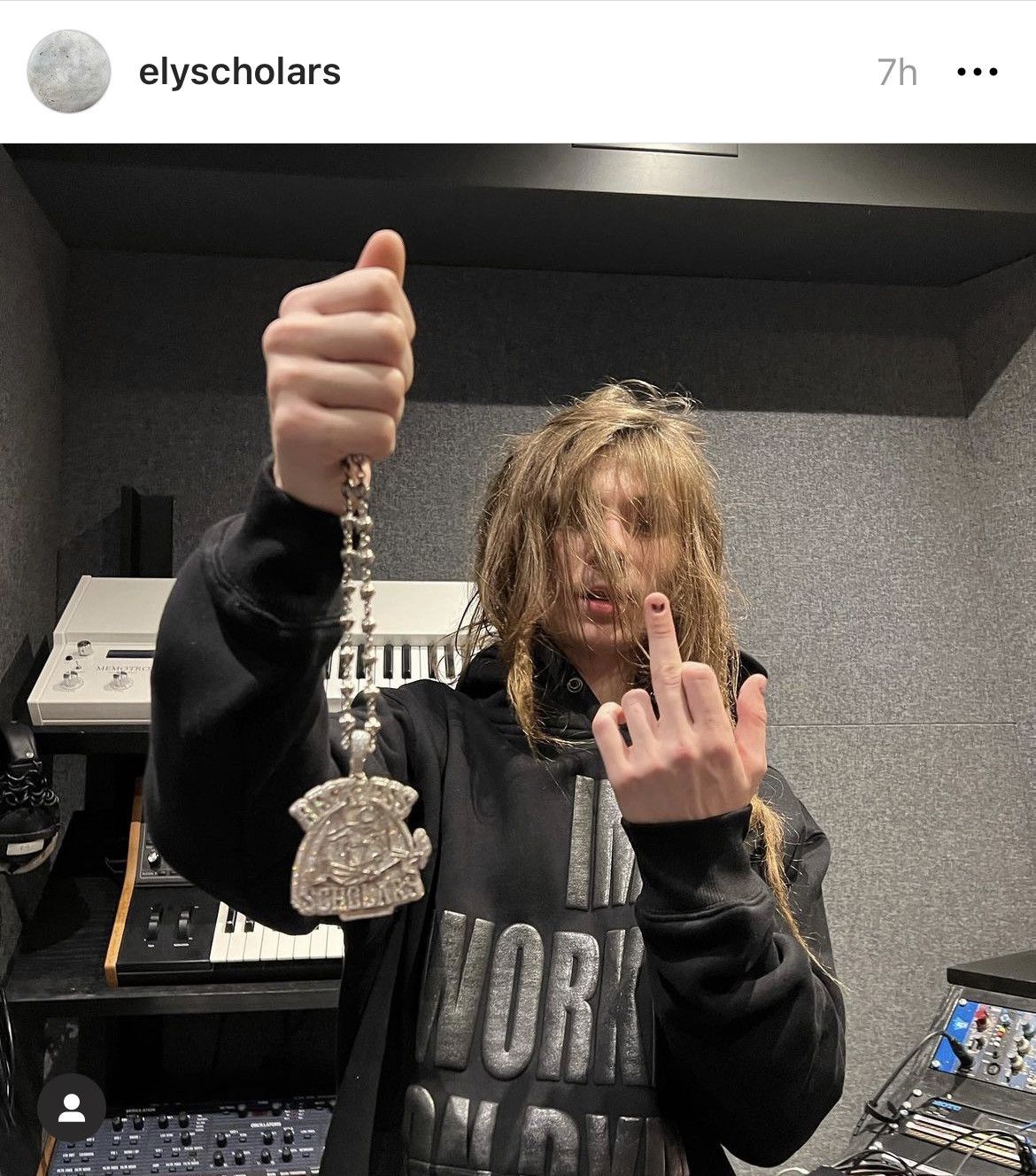 Reckless Scholars WORKiNG ON DYiNG COZY HEAVYWEiGHT FLEECE PUFF PRiNT HOODiE Size US XL / EU 56 / 4 - 15 Thumbnail
