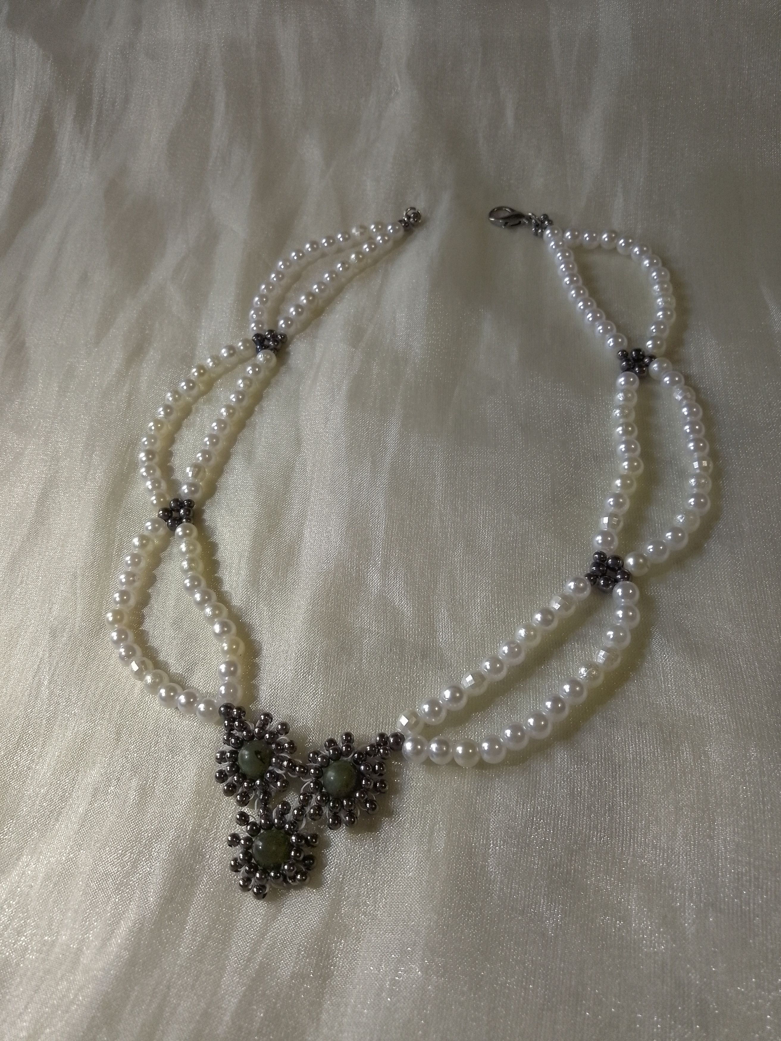 Handmade Pearls necklace Vintage style Green natural jade gemstones Size ONE SIZE - 8 Thumbnail