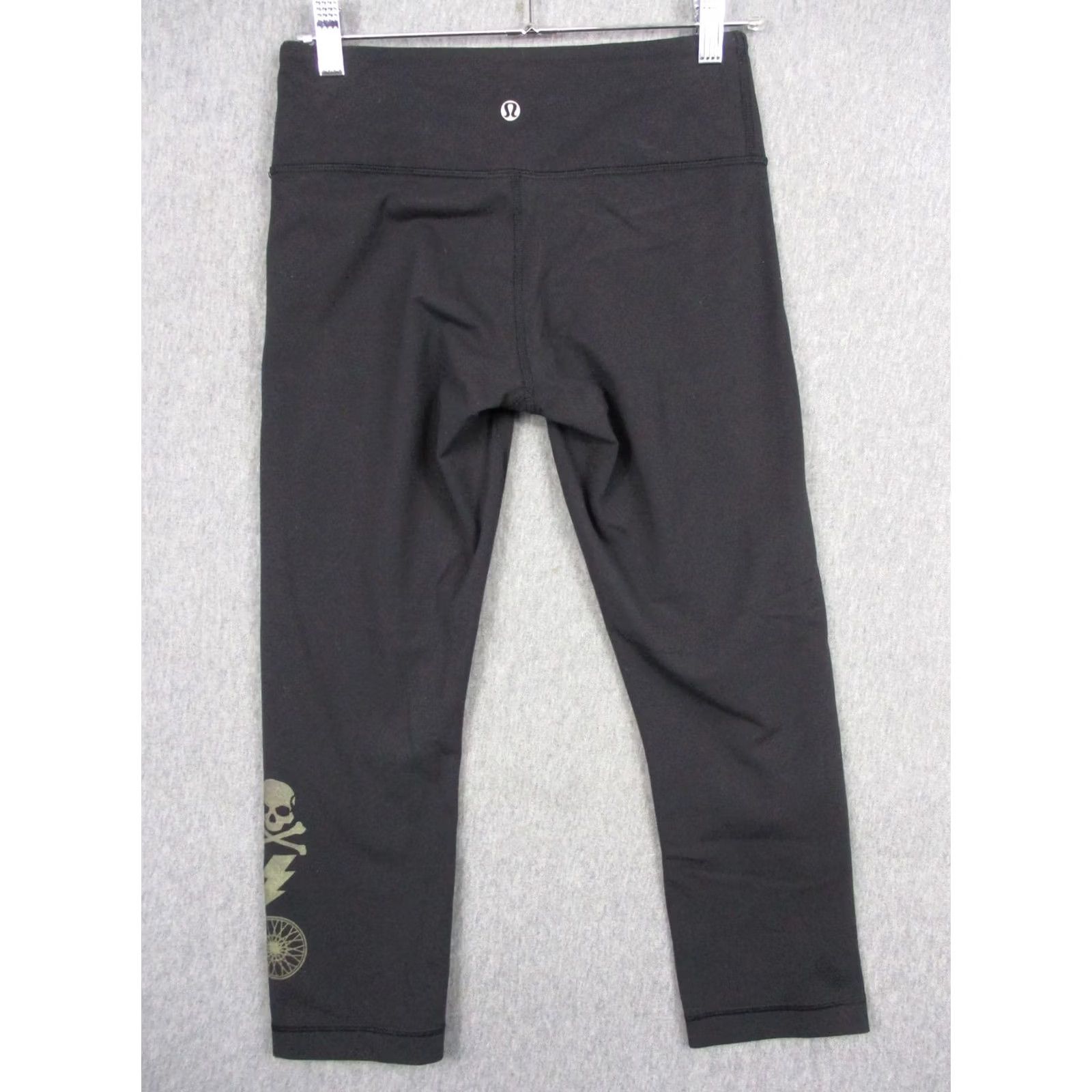 Lululemon Lululemon Leggings Womens M Black Capri Skull Graphic Pockets Yoga Running Size 32" / US 10 / IT 46 - 3 Thumbnail