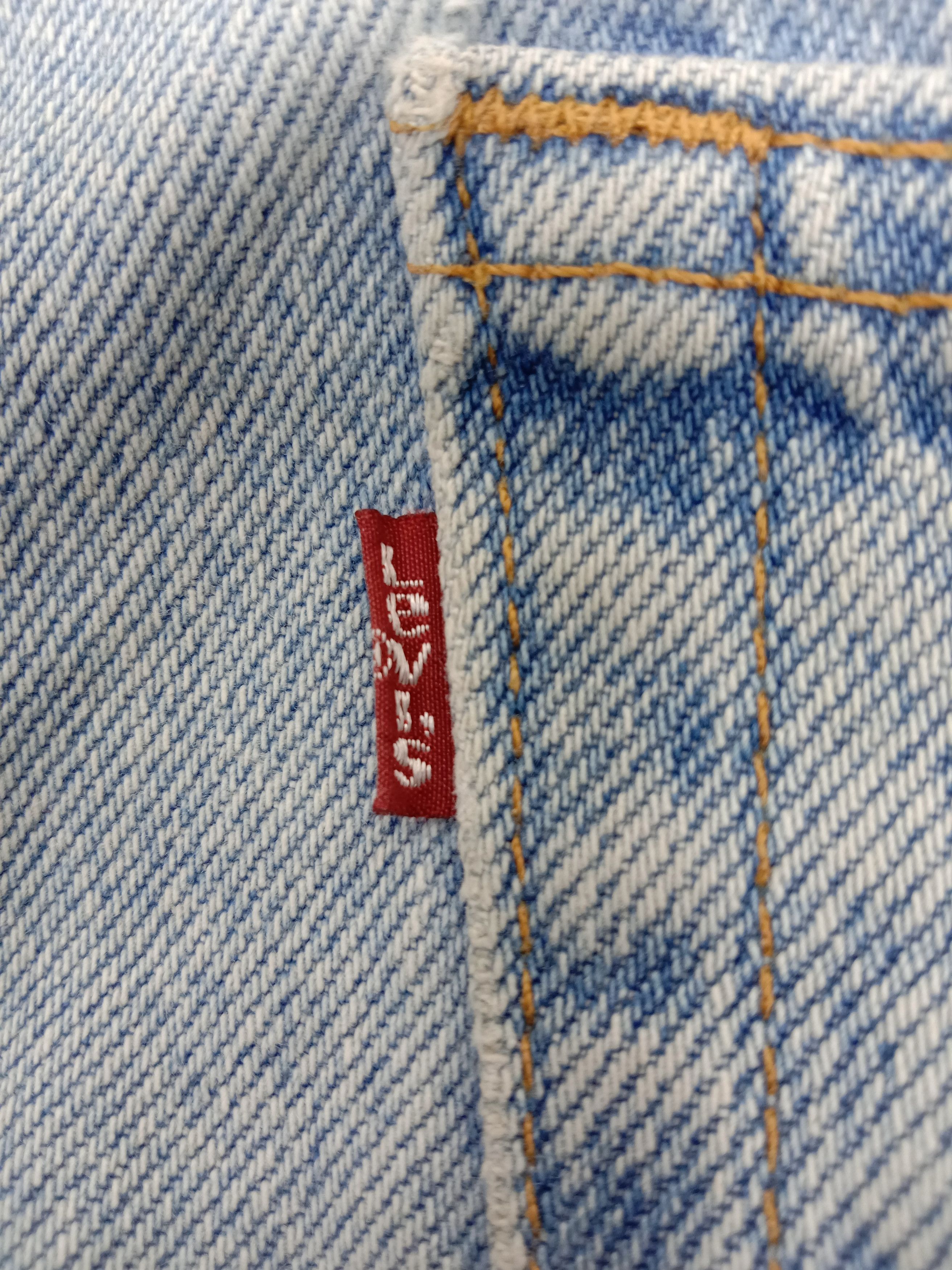 Levi's Vintage Levi’s 505 Ripped Jeans Regular Fit Light Wash Denim Size US 33 - 10 Thumbnail