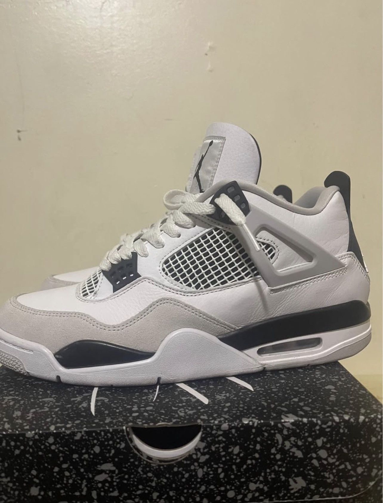 Jordan Brand Jordan 4 Military Black Size US 10.5 / EU 43-44 - 1 Thumbnail