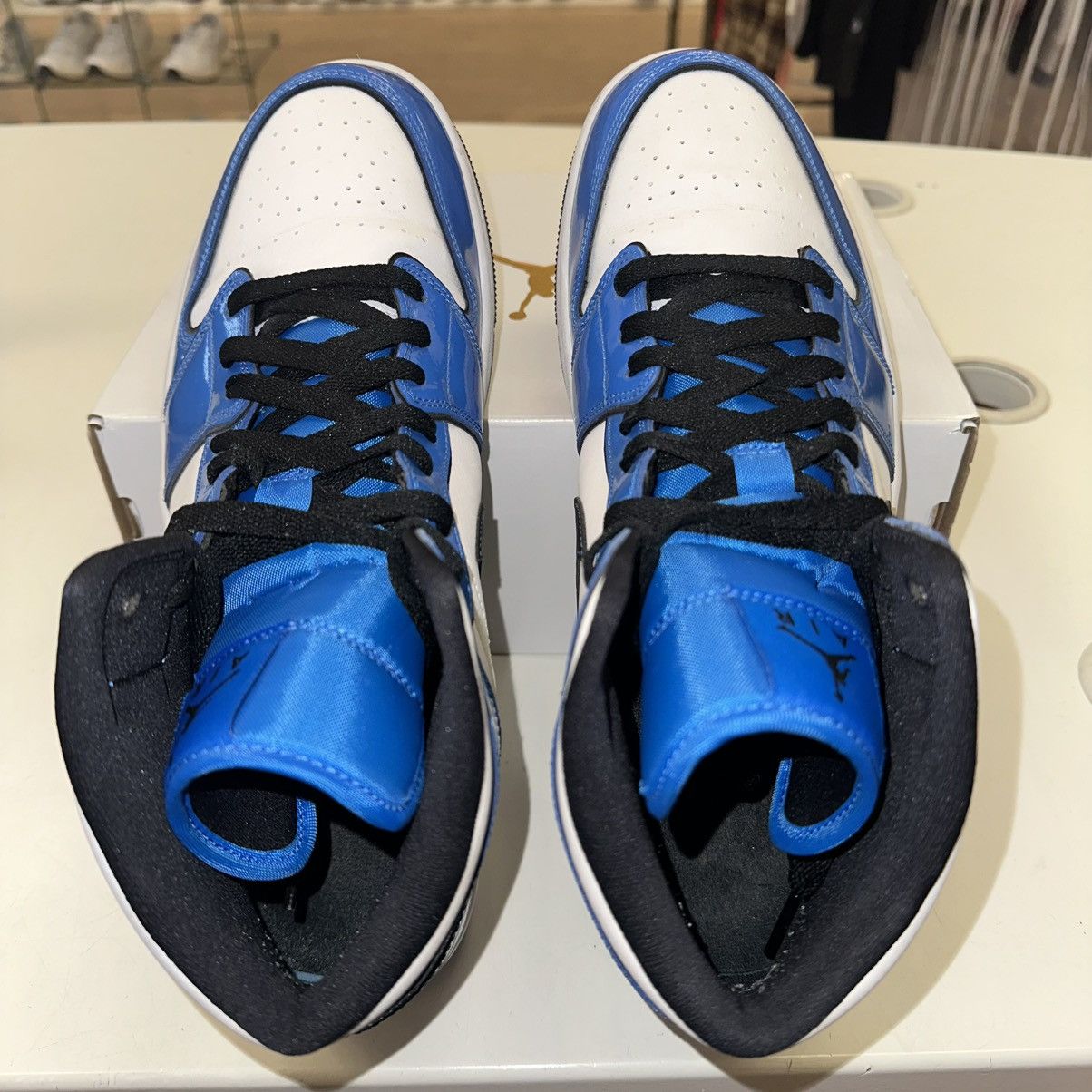 Jordan Brand Size 11.5 - Air Jordan 1 SE Mid Signal Blue - DD6834-402 Size US 11.5 / EU 44-45 - 3 Thumbnail