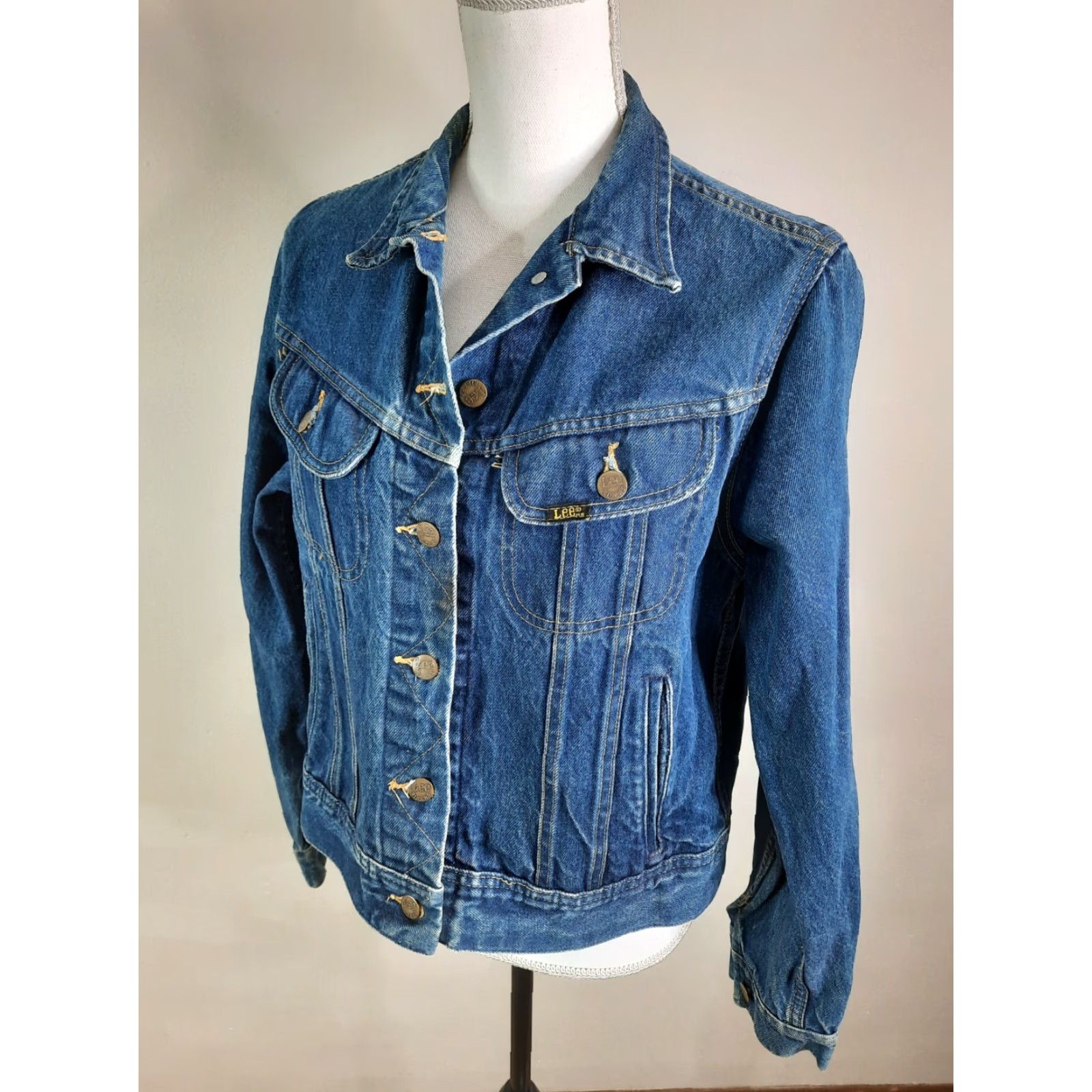 Lee VINTAGE Lee Denim Trucker Jacket Coat Womens Medium Distressed USA Blue Jean Jacket Size 32" / US 10 / IT 46 - 5 Thumbnail