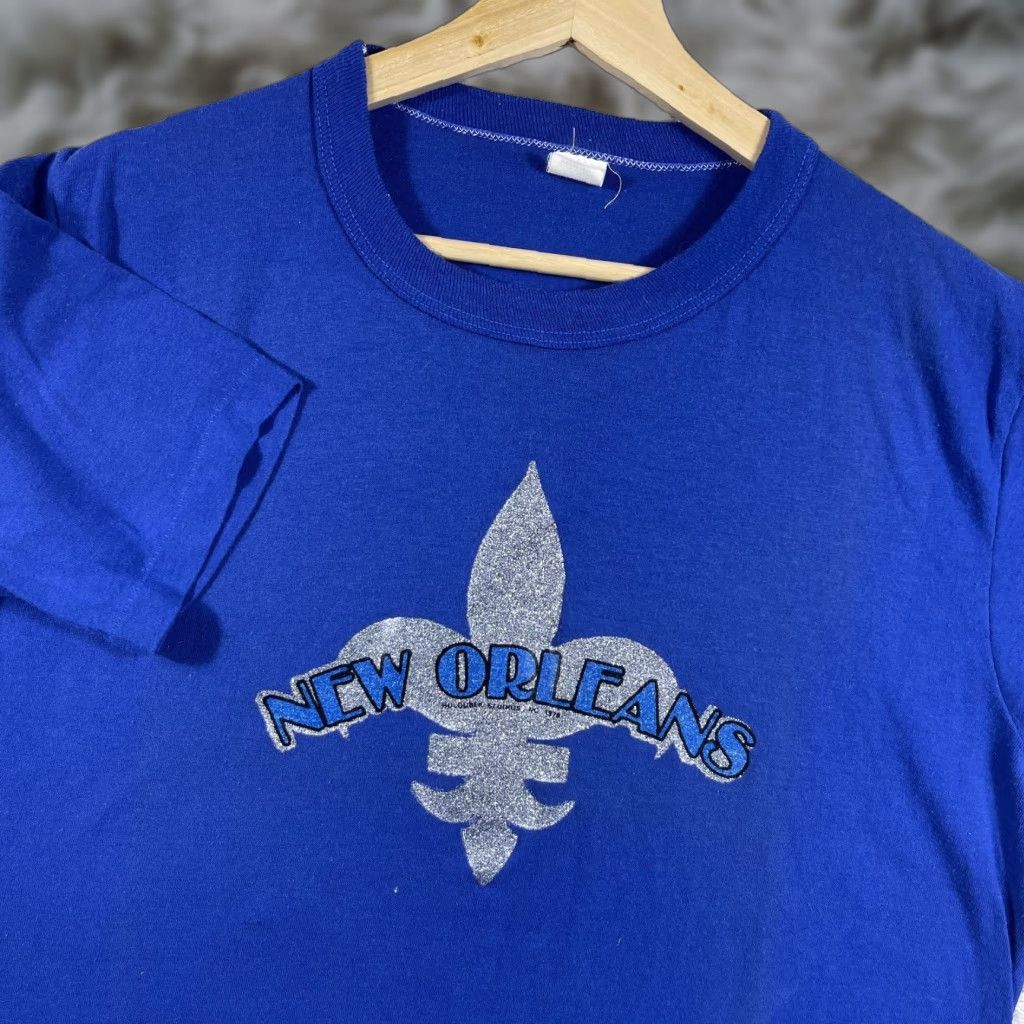 Vintage VINTAGE New Orleans T-Shirt Adult Large Blue Single Stitch Mardi Gras USA Shirt Mens 70s Size US L / EU 52-54 / 3 - 1 Thumbnail