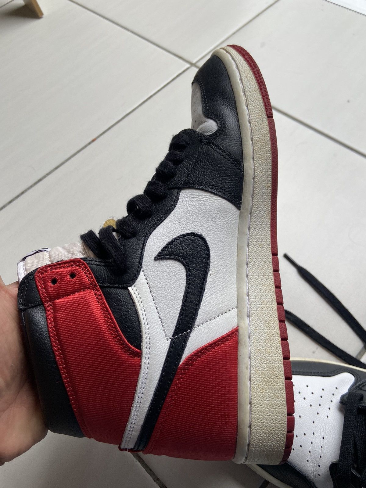 Jordan Brand × NBA × Nike Air Jordan 1 Satin Black Toe Size US 7.5 / EU 40-41 - 6 Thumbnail