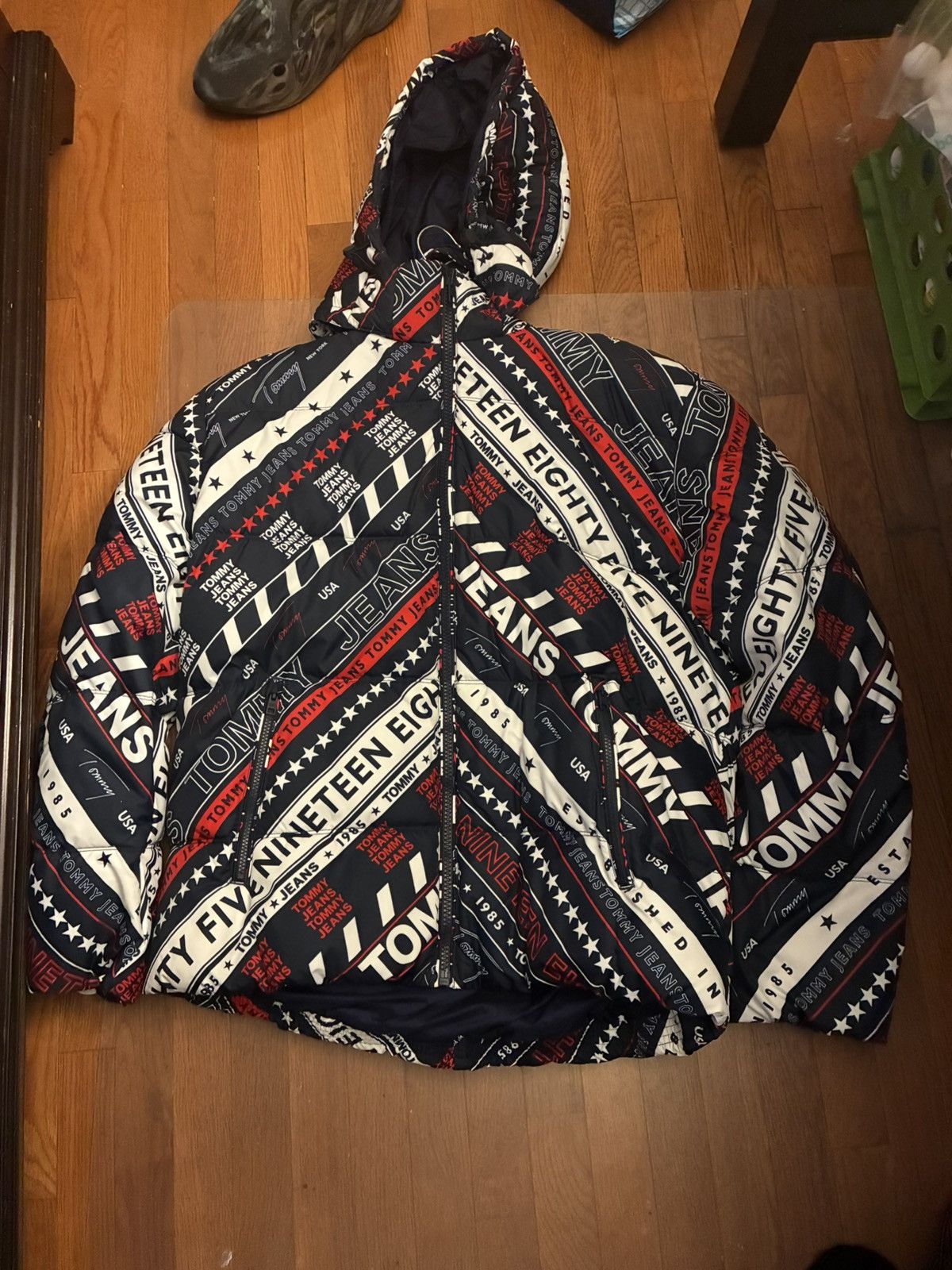 Tommy Hilfiger Tommy Hilfiger red and black puffer jacket Size: XXXL Size US XXL / EU 58 / 5 - 1 Thumbnail