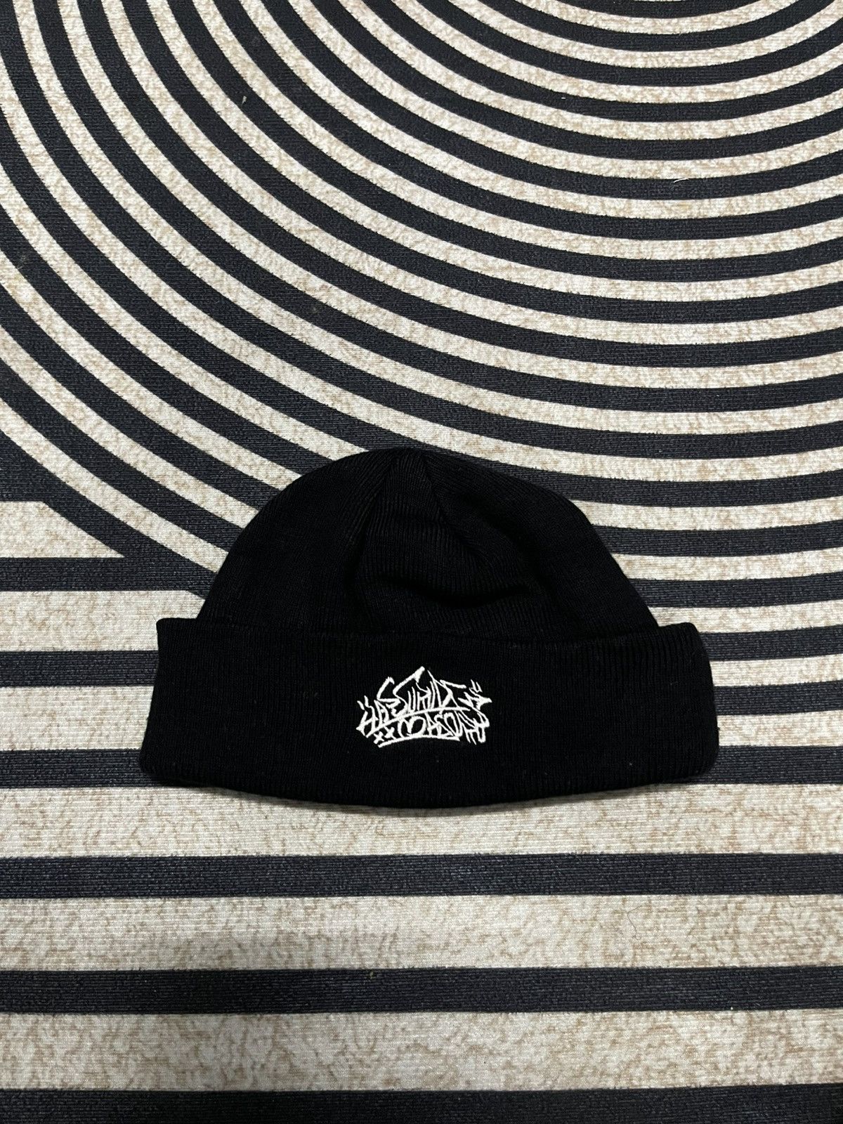 Japanese Brand 2000s JNCO Y2K STYLE BEANIE HAT EMBROIDERED LOGO Size ONE SIZE - 1 Thumbnail