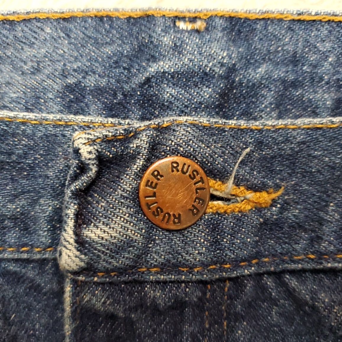 Denime VINTAGE Rustler Jeans Mens 35x32 Blue Denim 100% Cotton Rustler Casual Straight 5-Pocket Mens Blue Denim Casual American Western 1990s Size US 35 - 4 Thumbnail